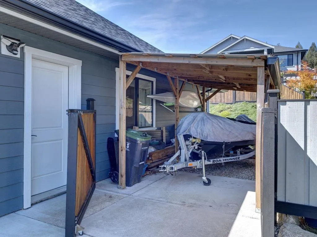5537 Peregrine Crescent