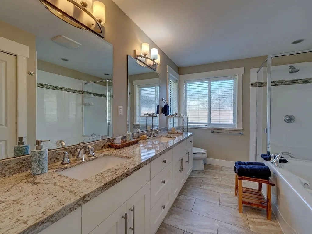 5537 Peregrine Crescent