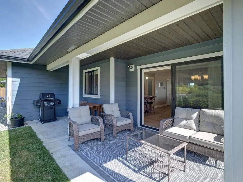 5537 Peregrine Crescent