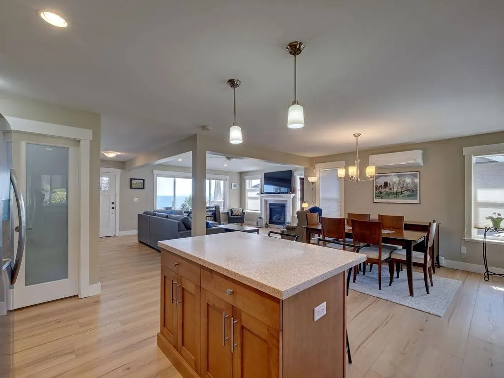 5537 Peregrine Crescent