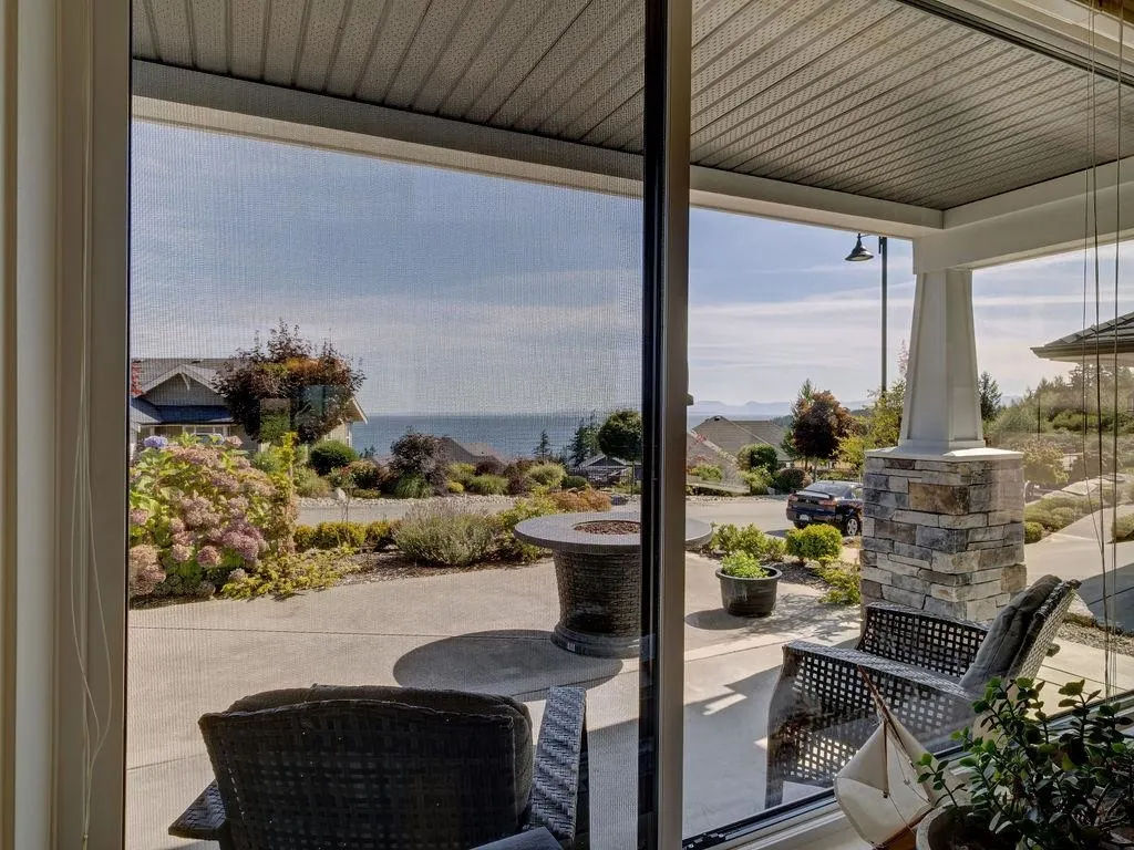 5537 Peregrine Crescent