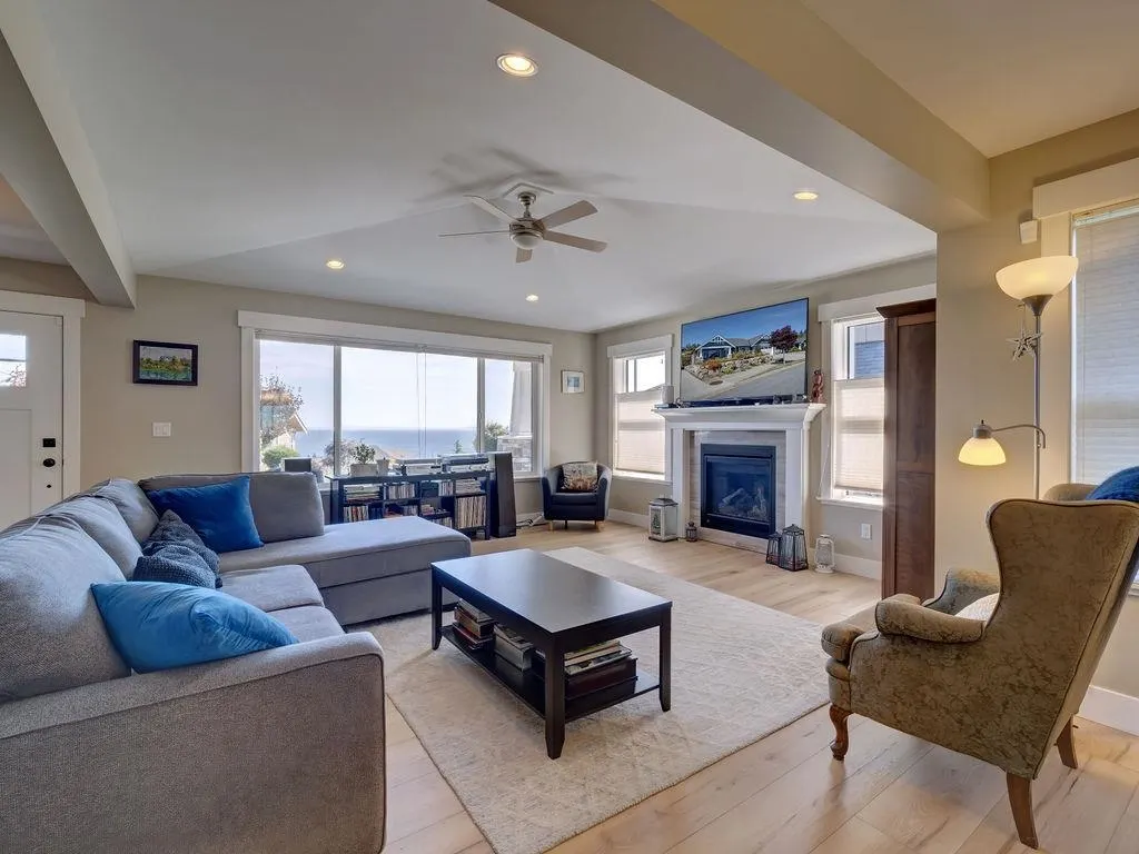 5537 Peregrine Crescent