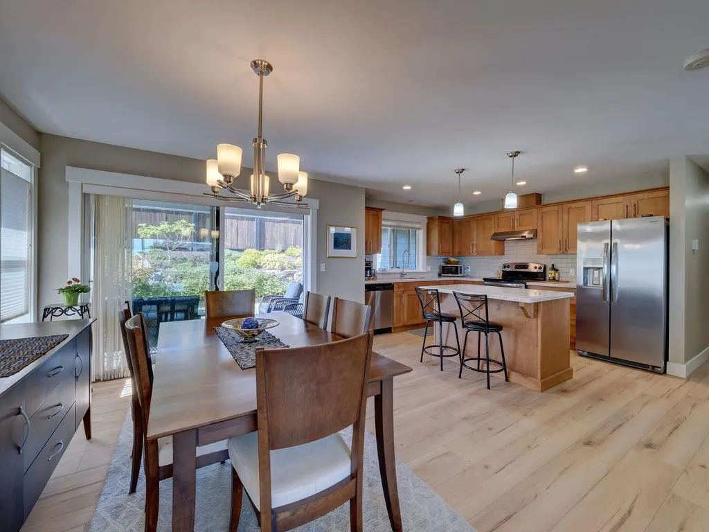 5537 Peregrine Crescent