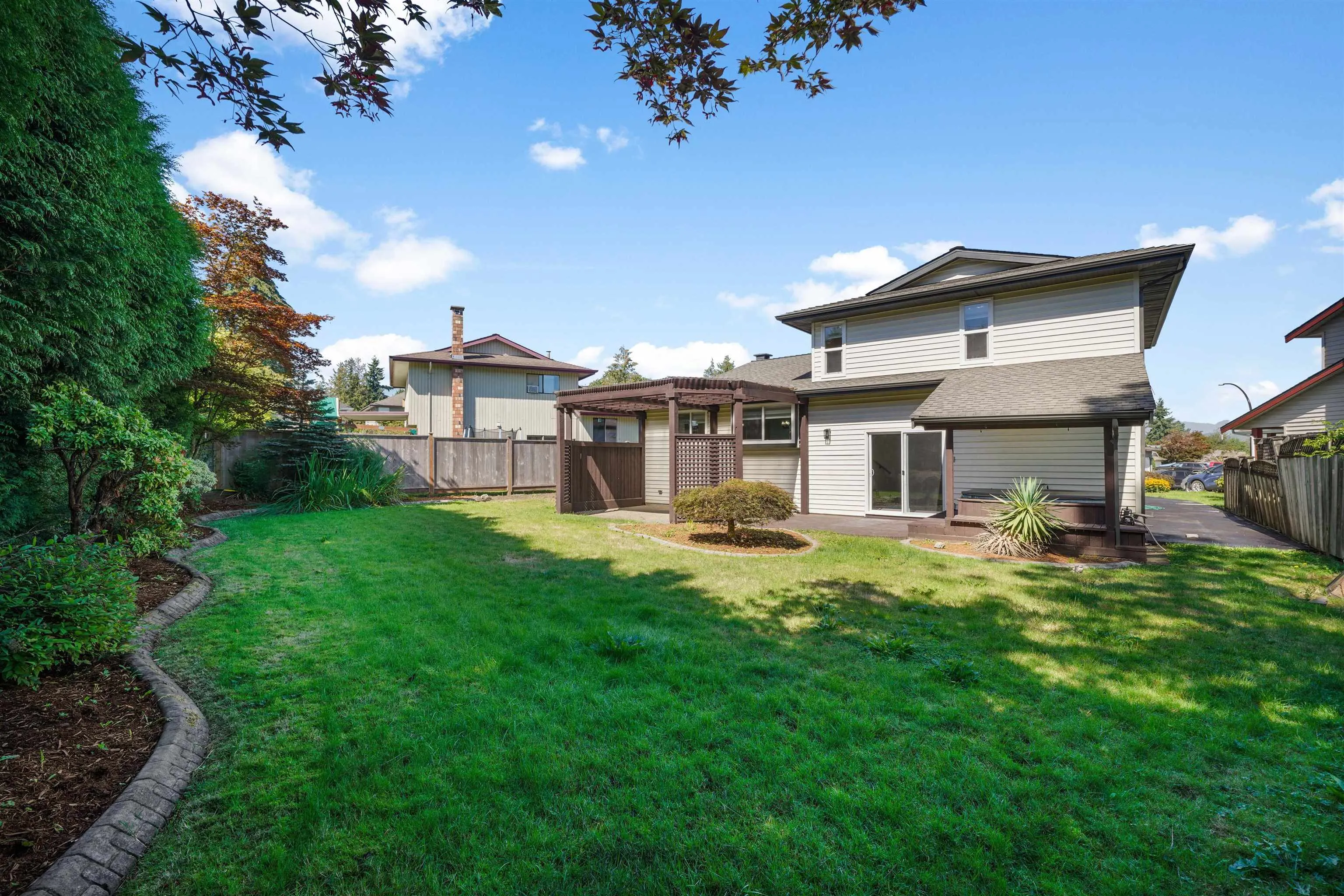 23005 Apple Grove