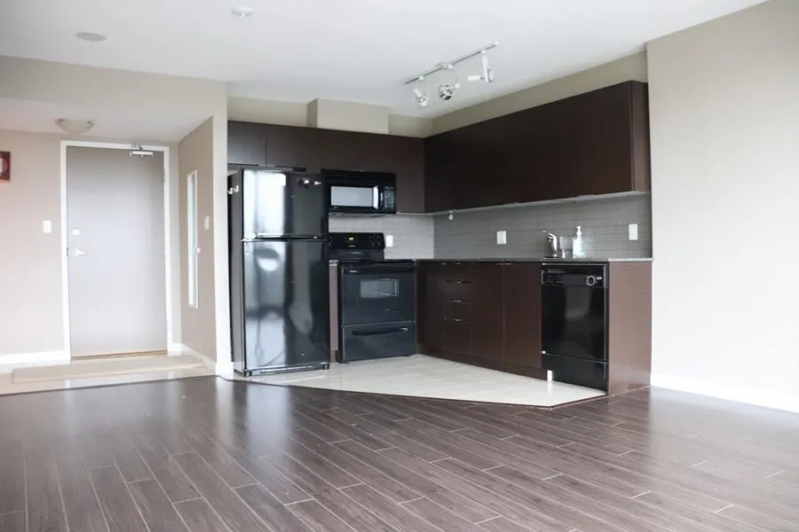 1110 13618 100 Avenue