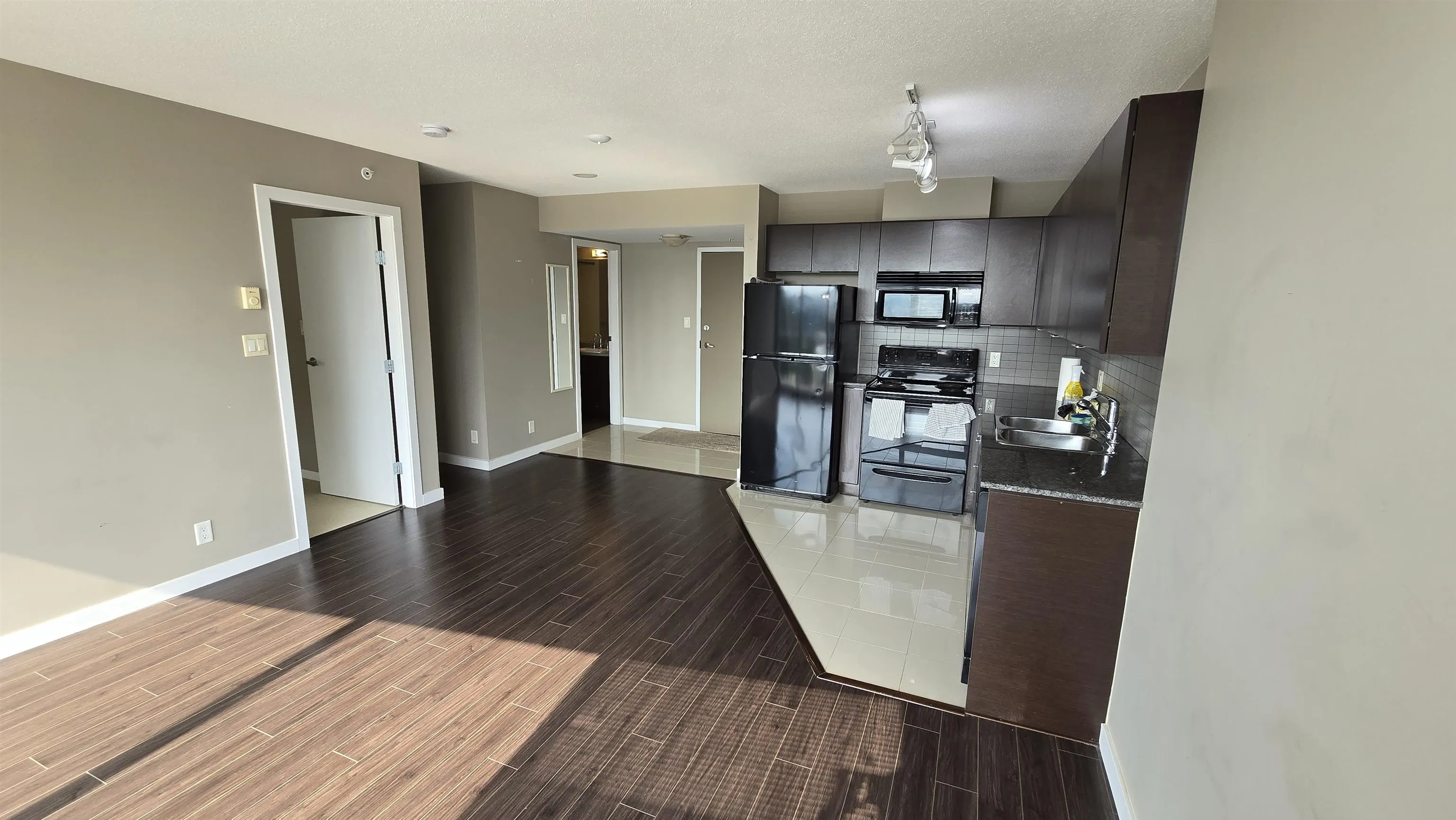 1110 13618 100 Avenue