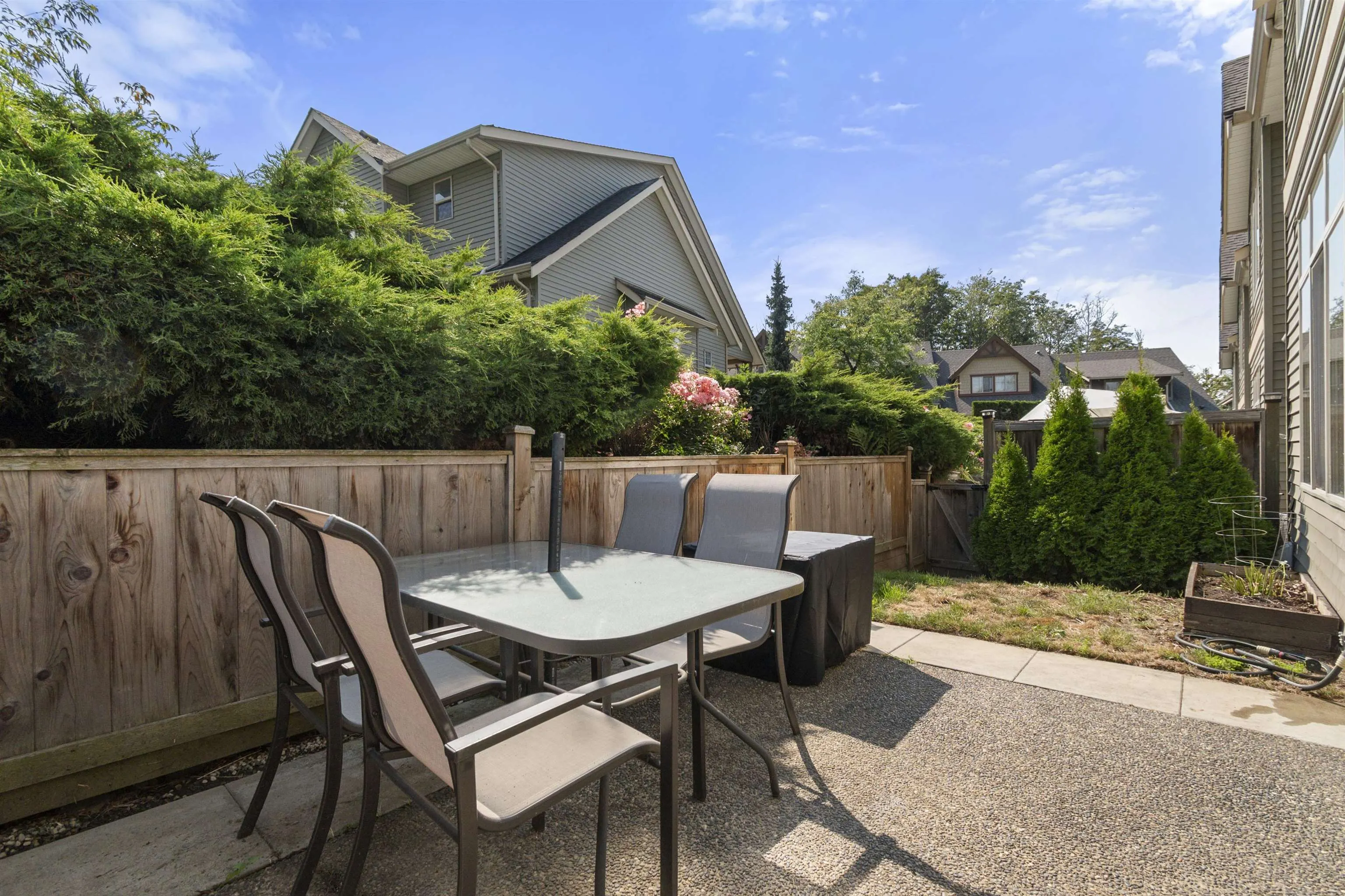 64 46840 Russell Road
