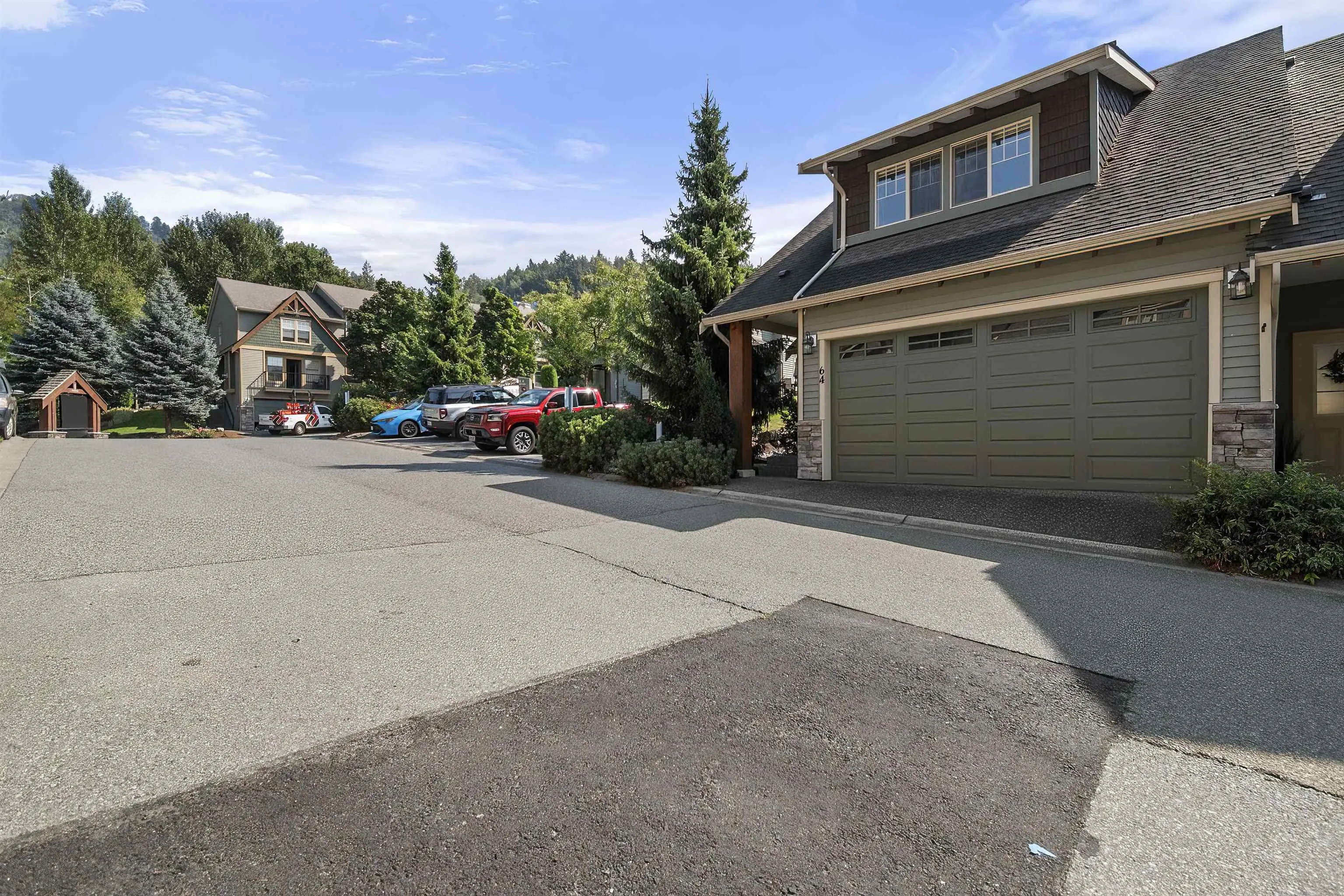 64 46840 Russell Road