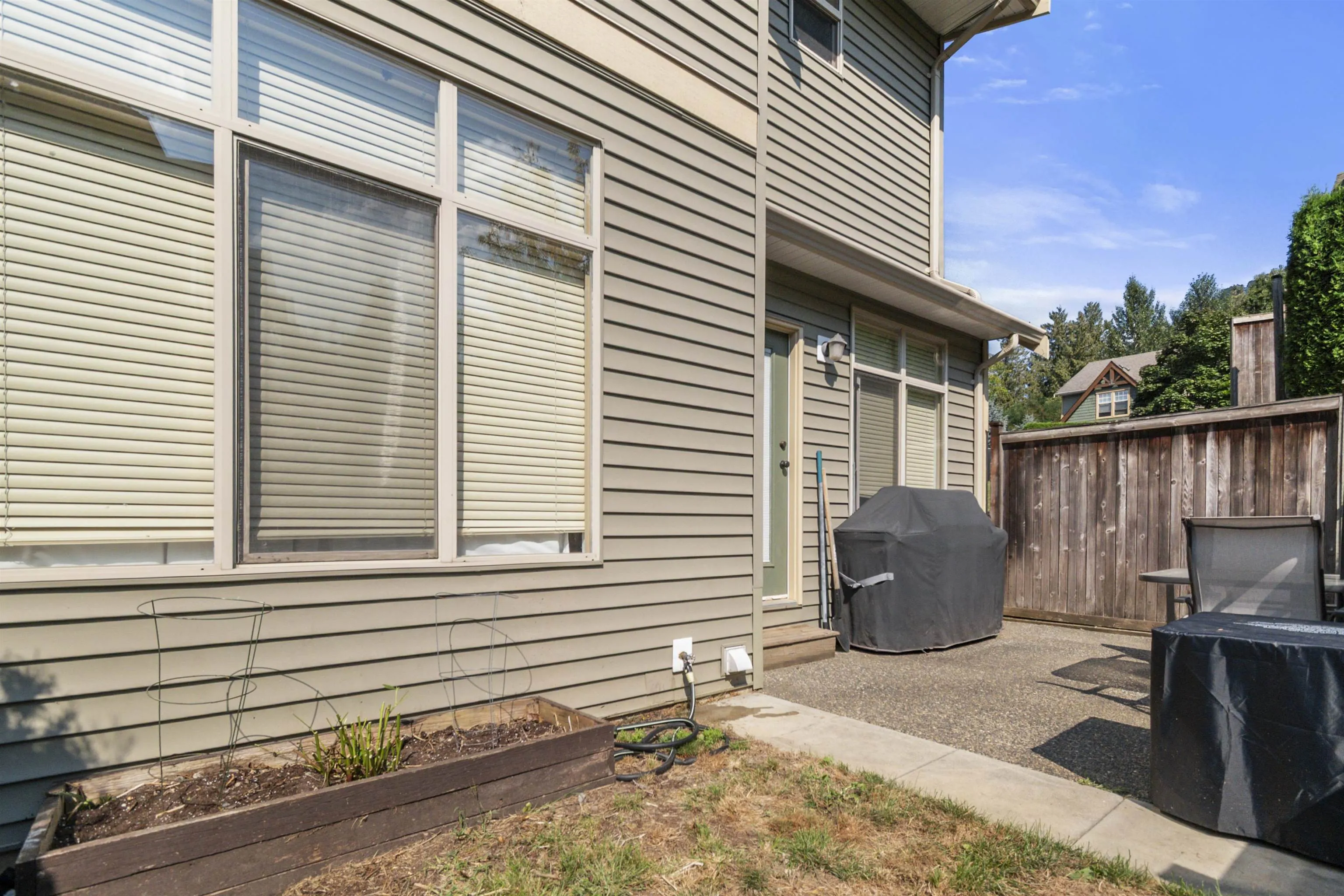 64 46840 Russell Road