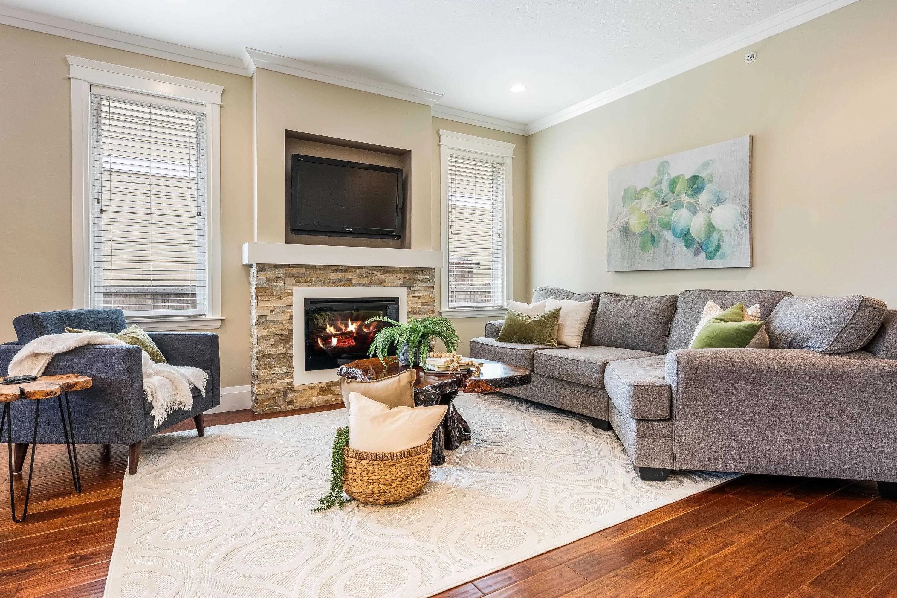 2 5882 Cowichan Street
