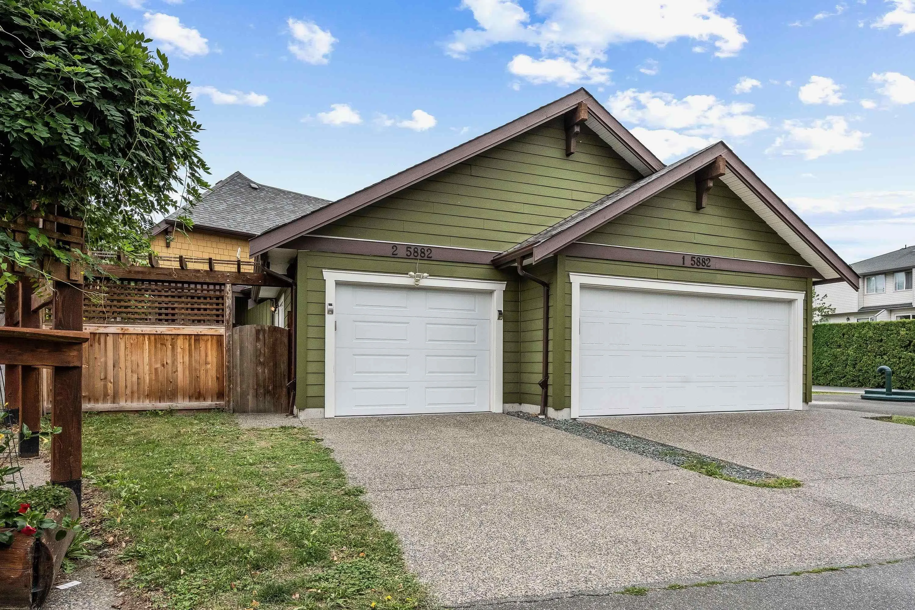 2 5882 Cowichan Street