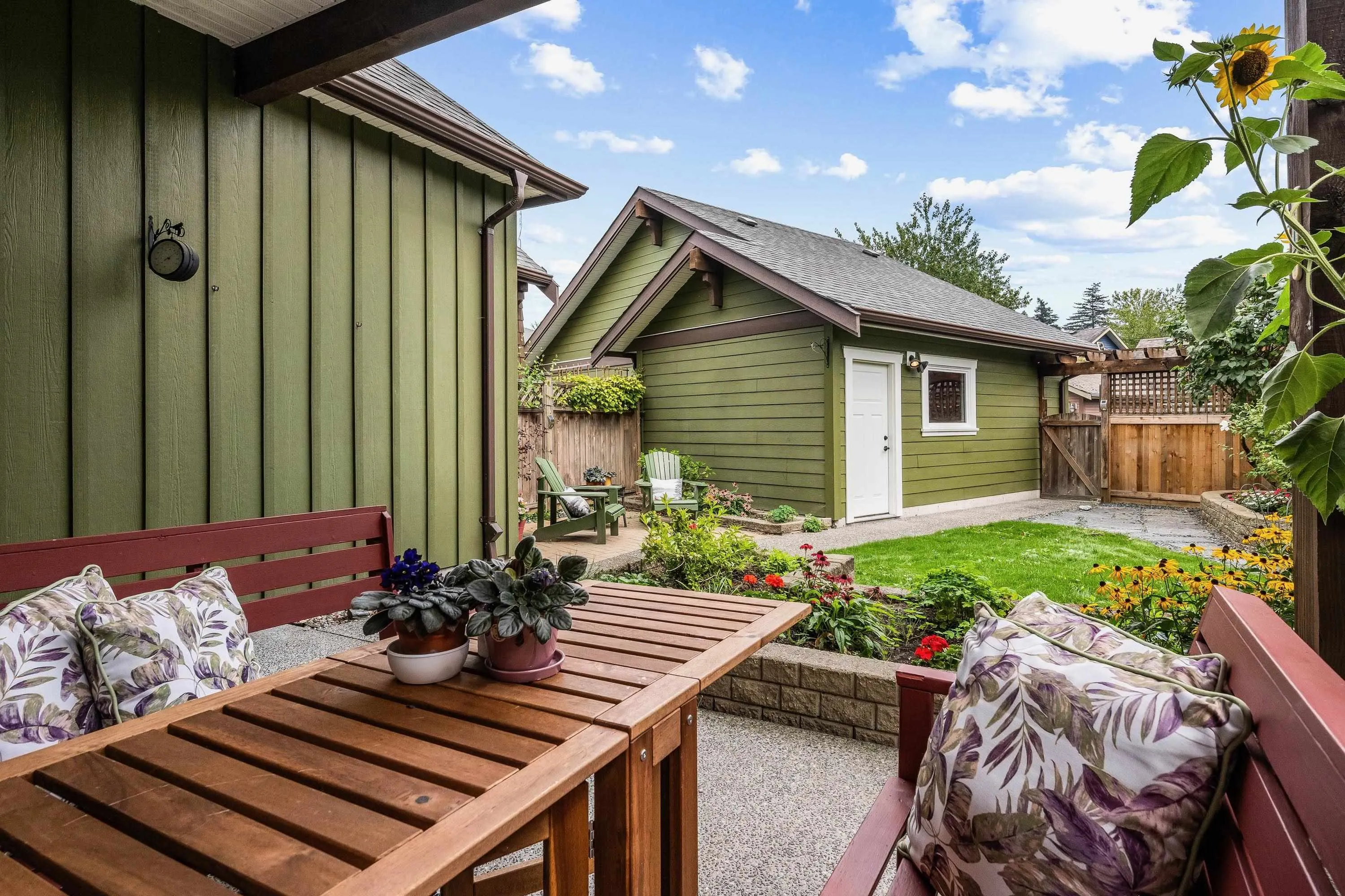 2 5882 Cowichan Street