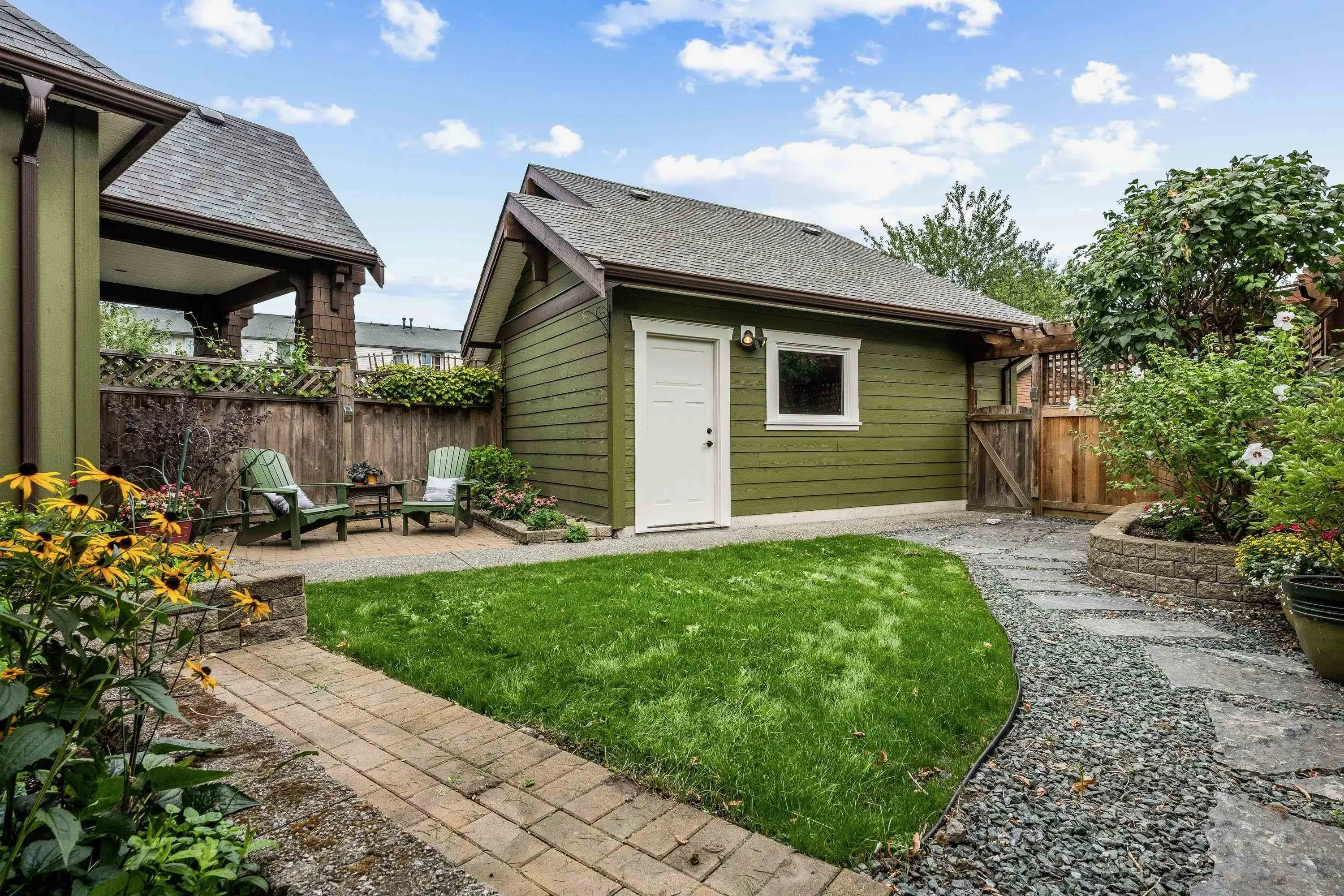 2 5882 Cowichan Street