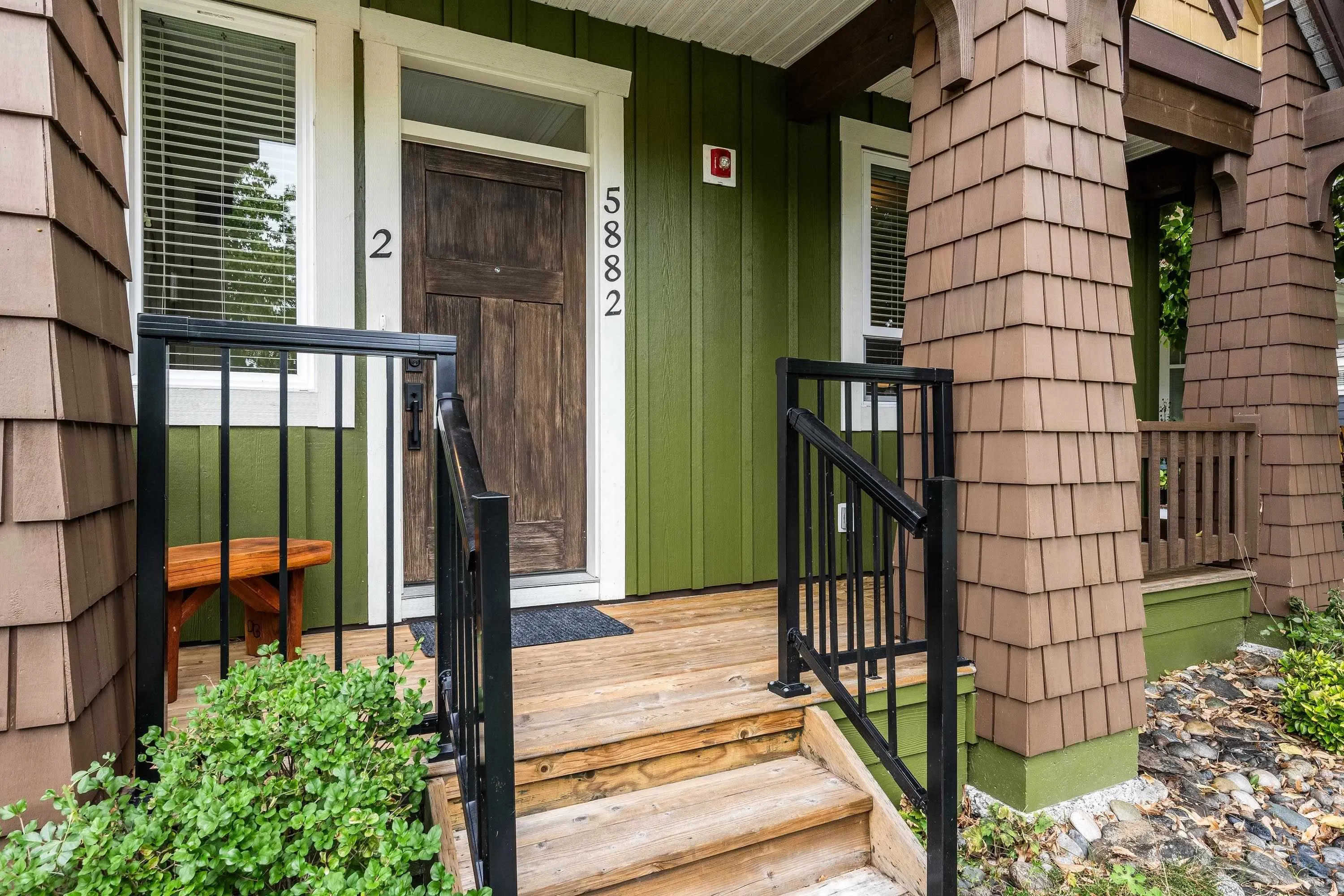 2 5882 Cowichan Street