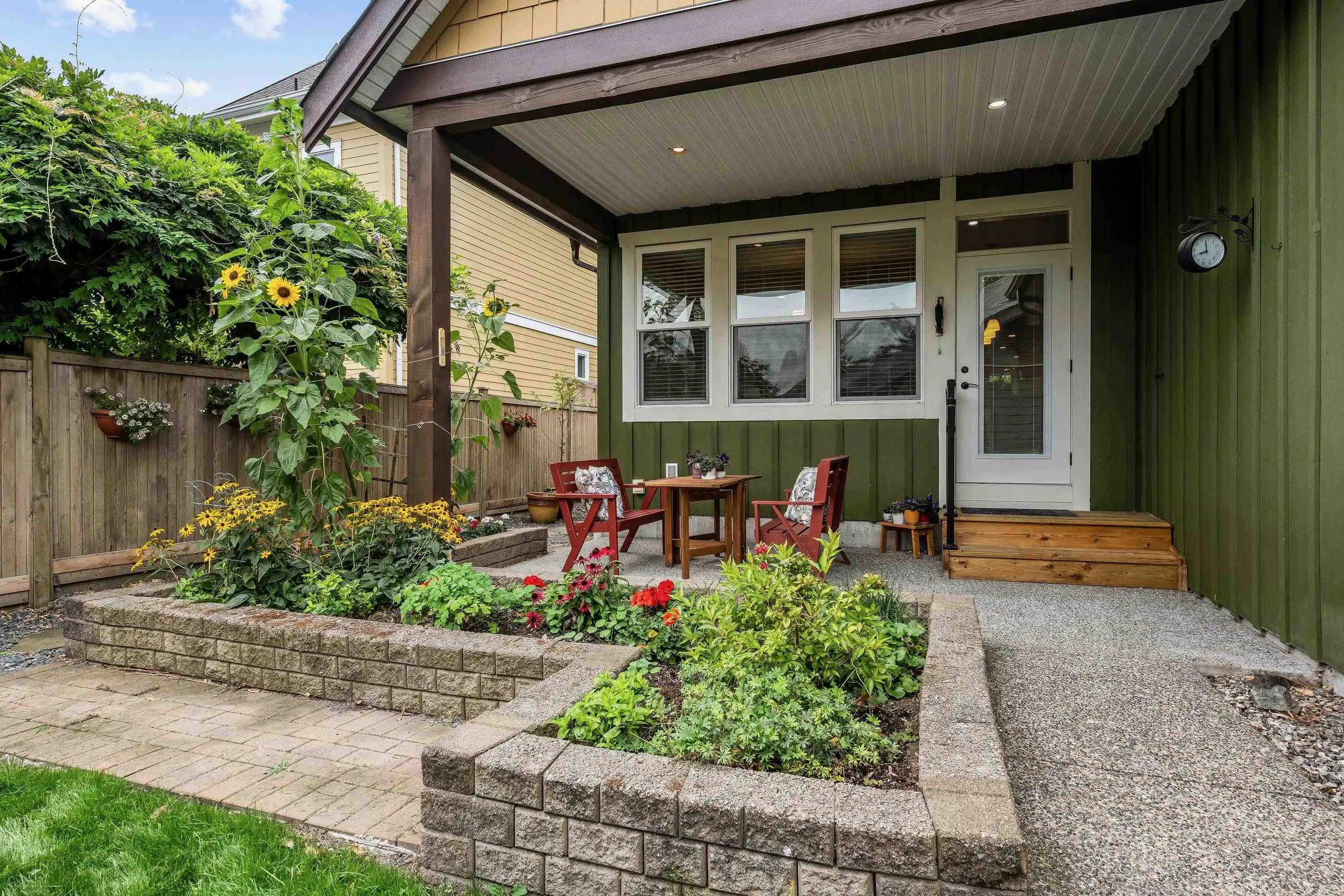 2 5882 Cowichan Street