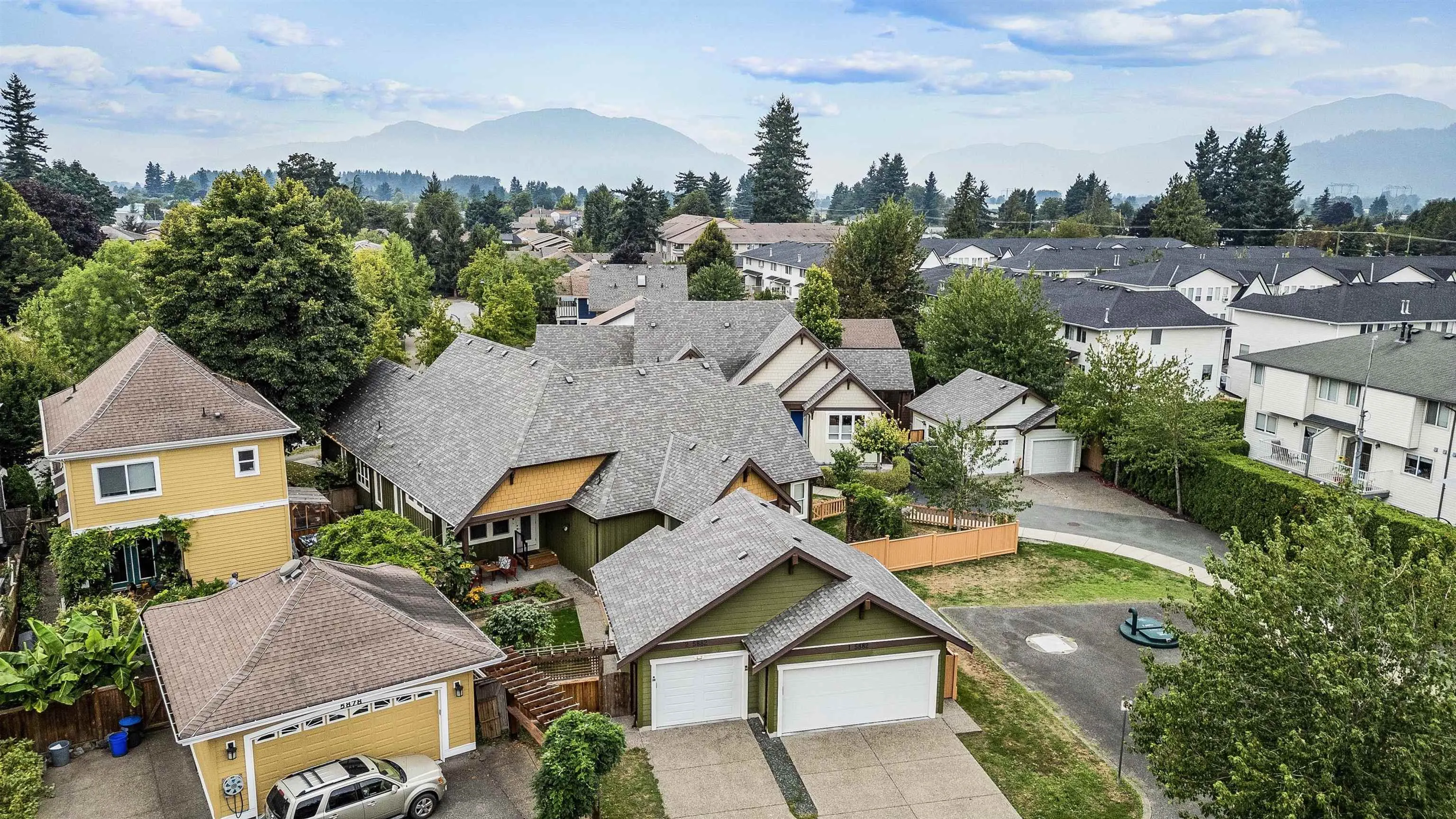 2 5882 Cowichan Street