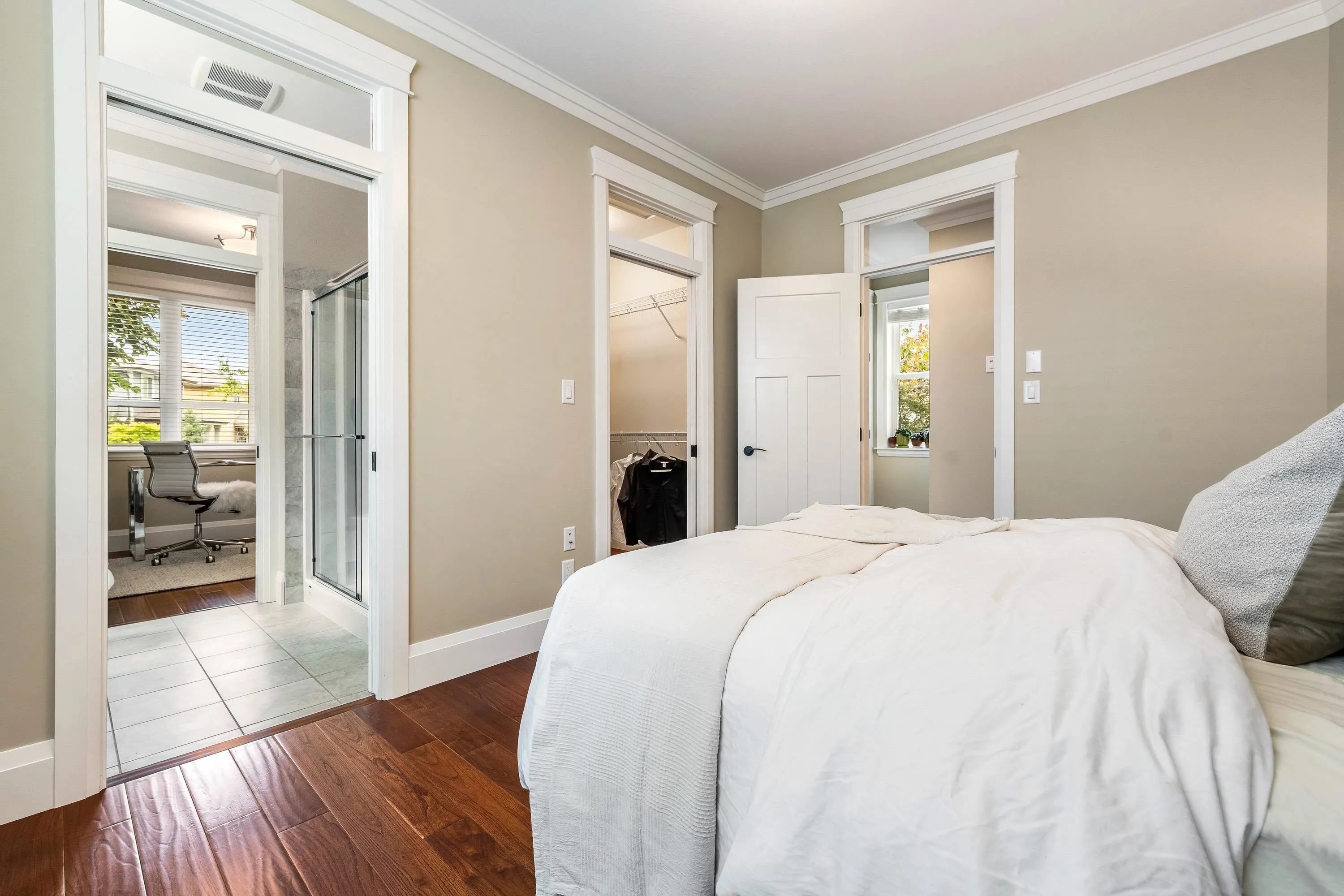 2 5882 Cowichan Street