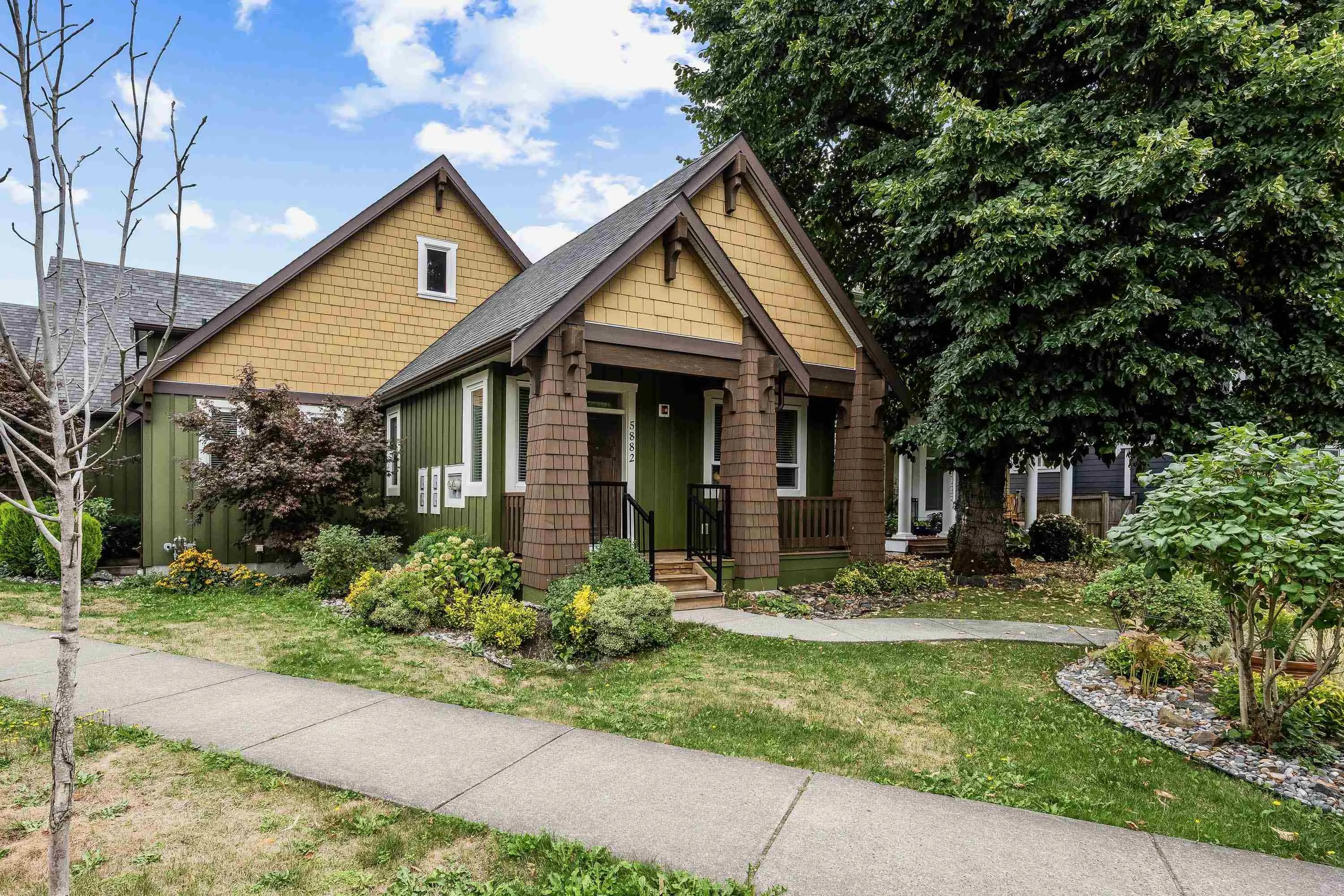 2 5882 Cowichan Street
