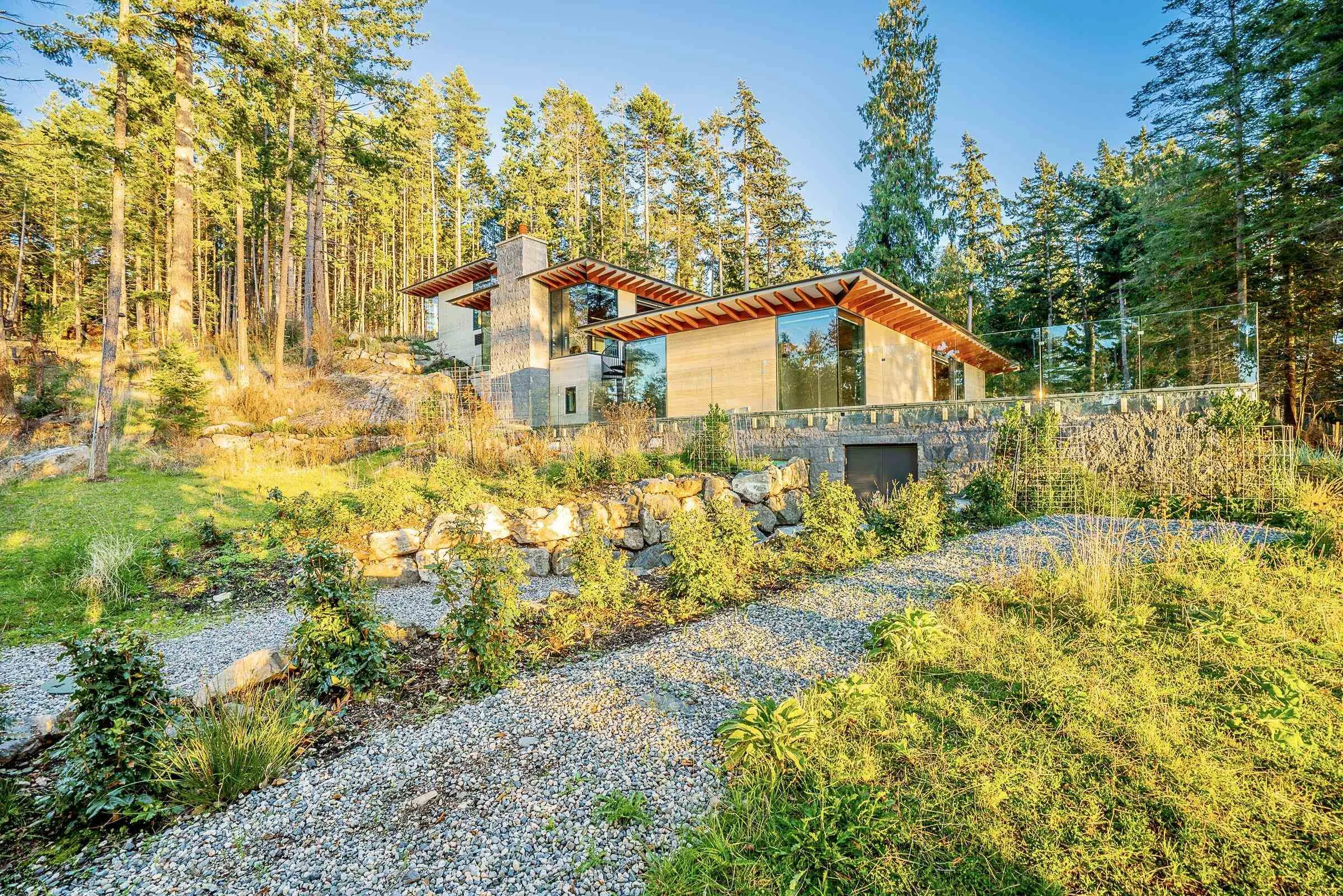 1840 Lighthouse Lane