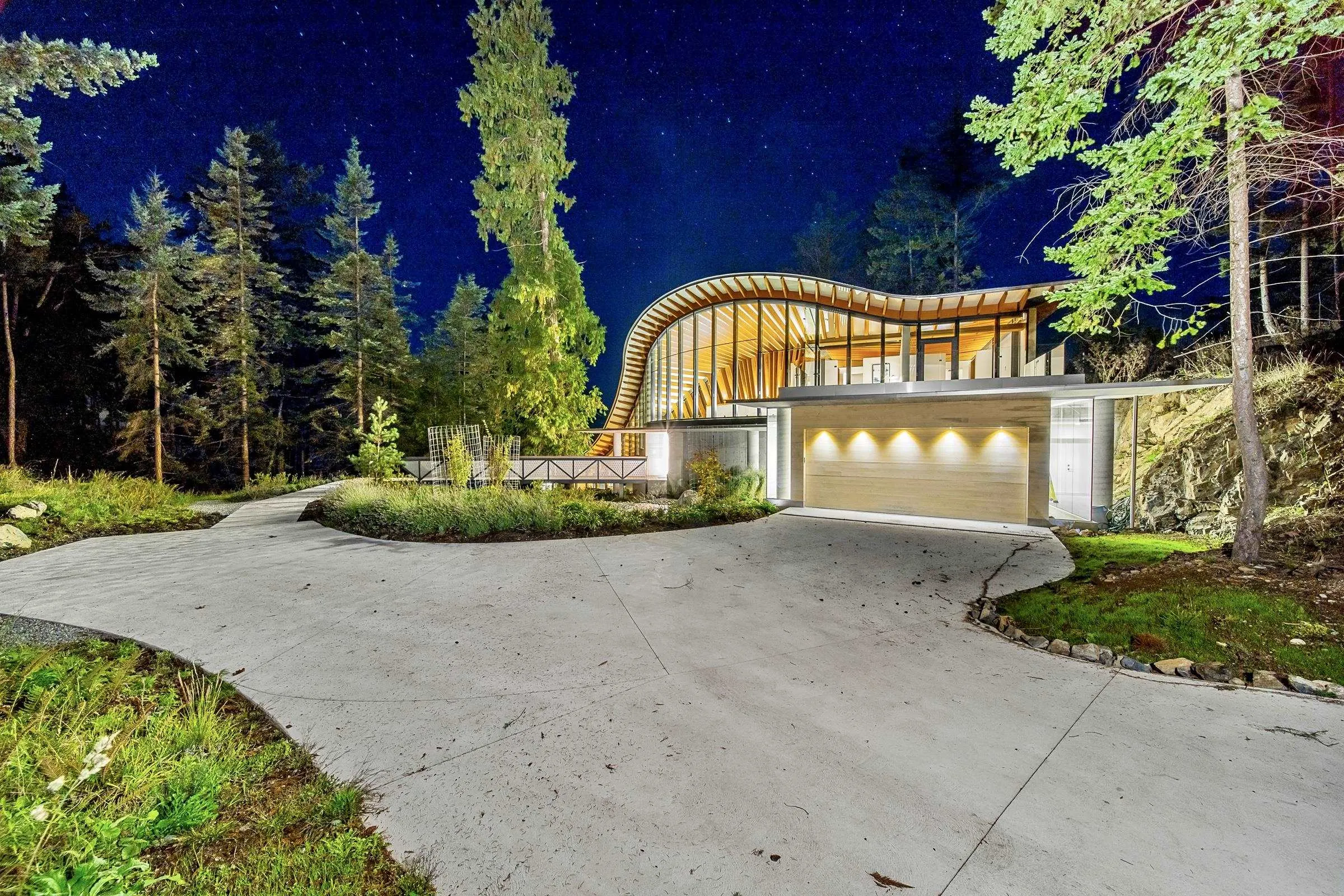 1840 Lighthouse Lane
