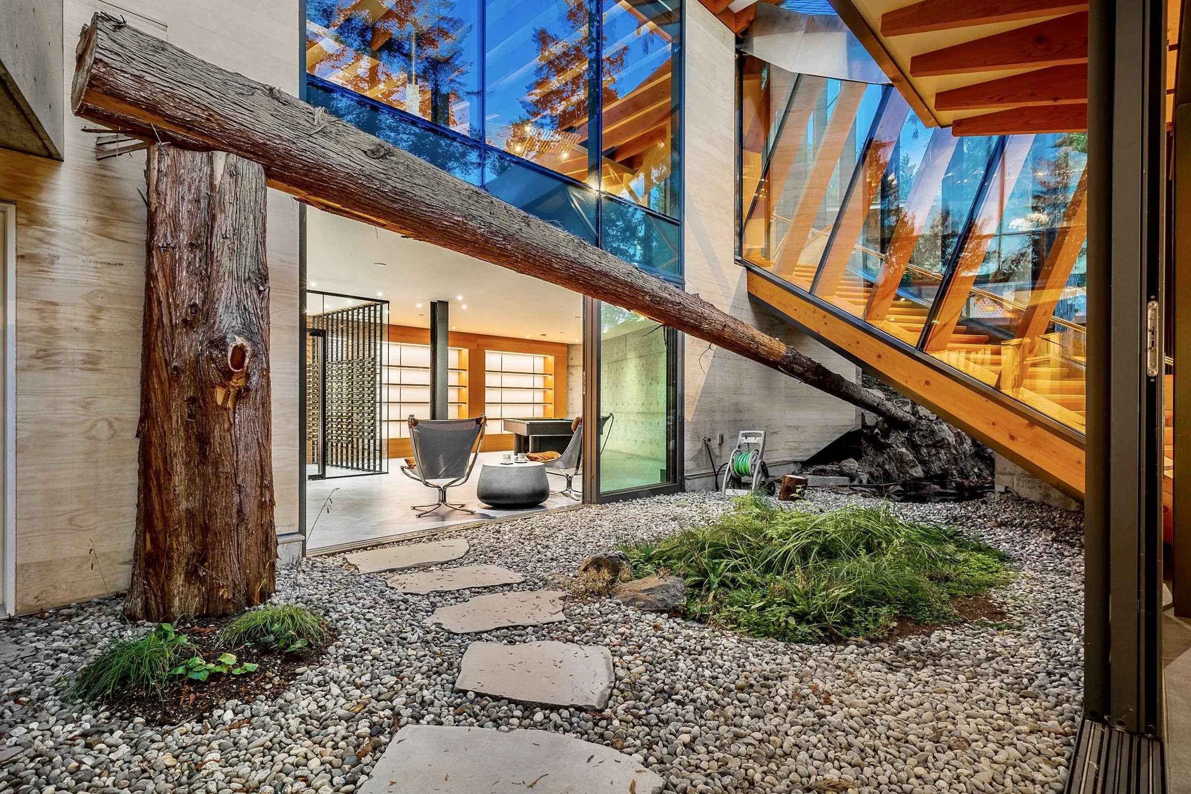 1840 Lighthouse Lane