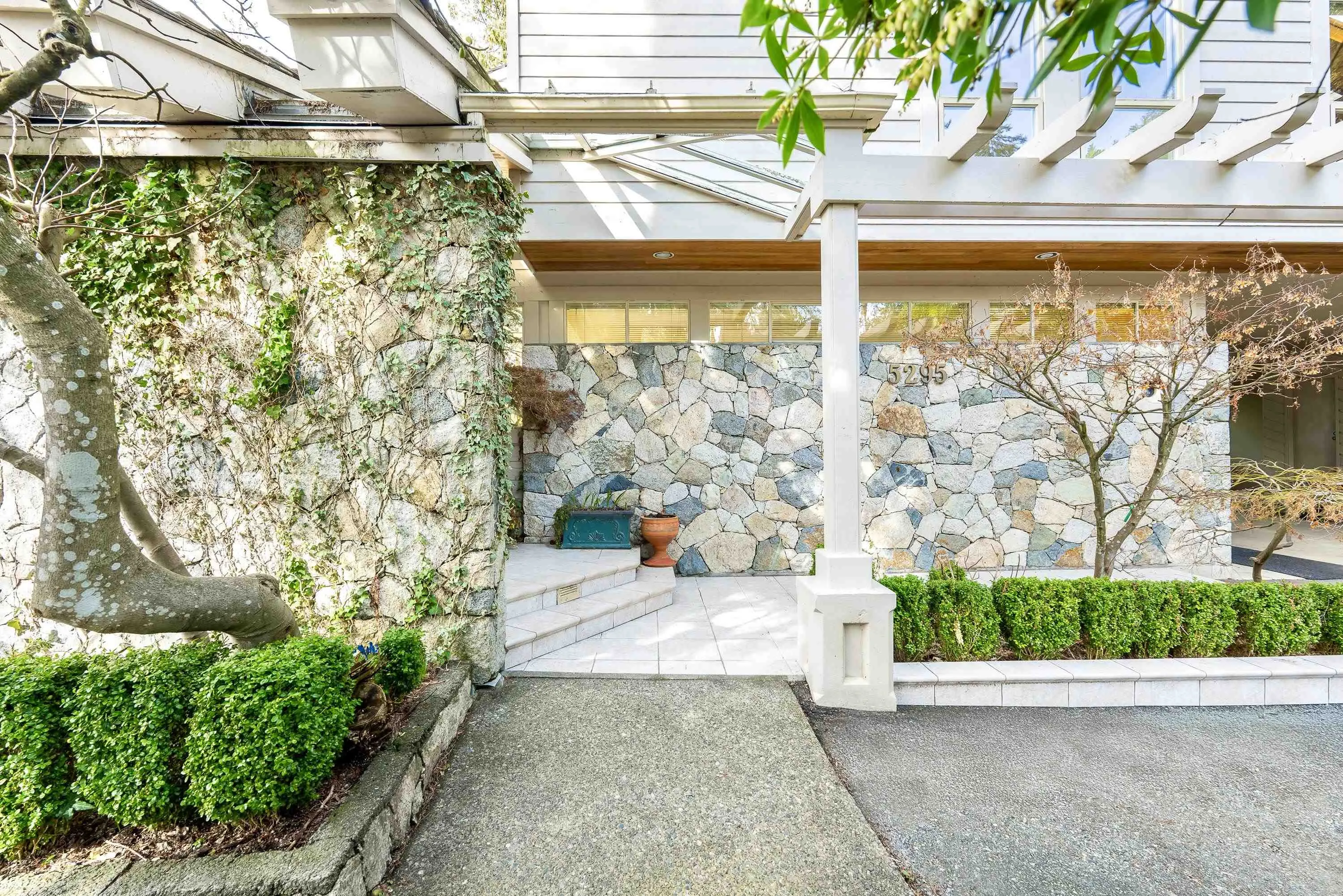 5295 Gulf Place