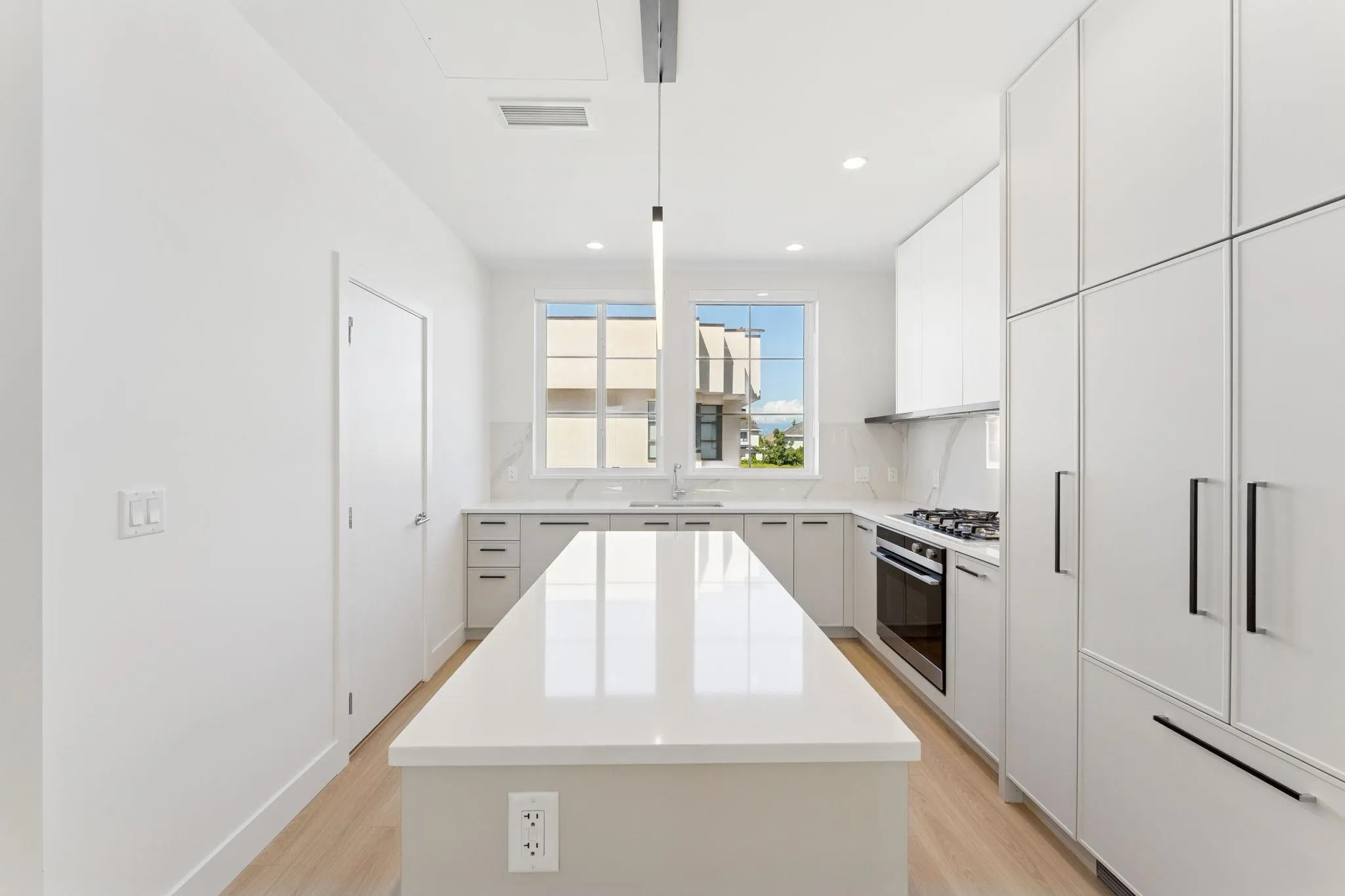 33 10188 No. 1 Road