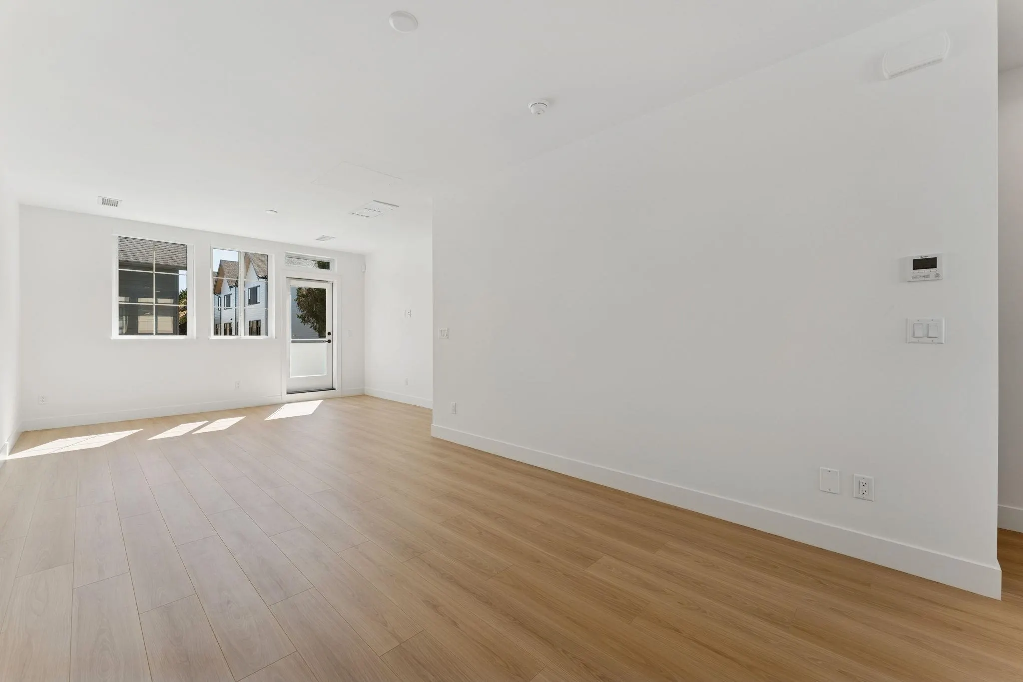 33 10188 No. 1 Road