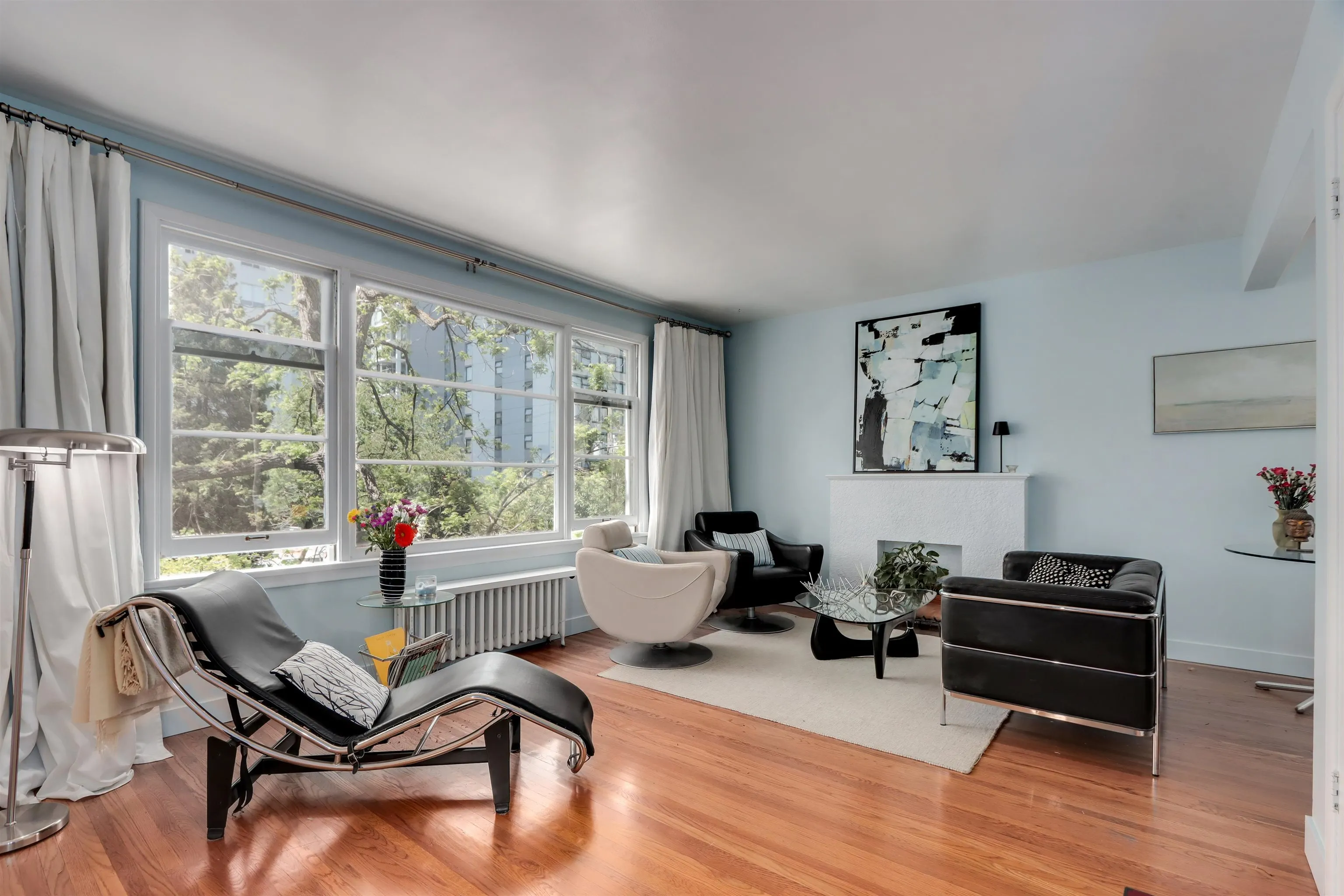 303 1565 Burnaby Street