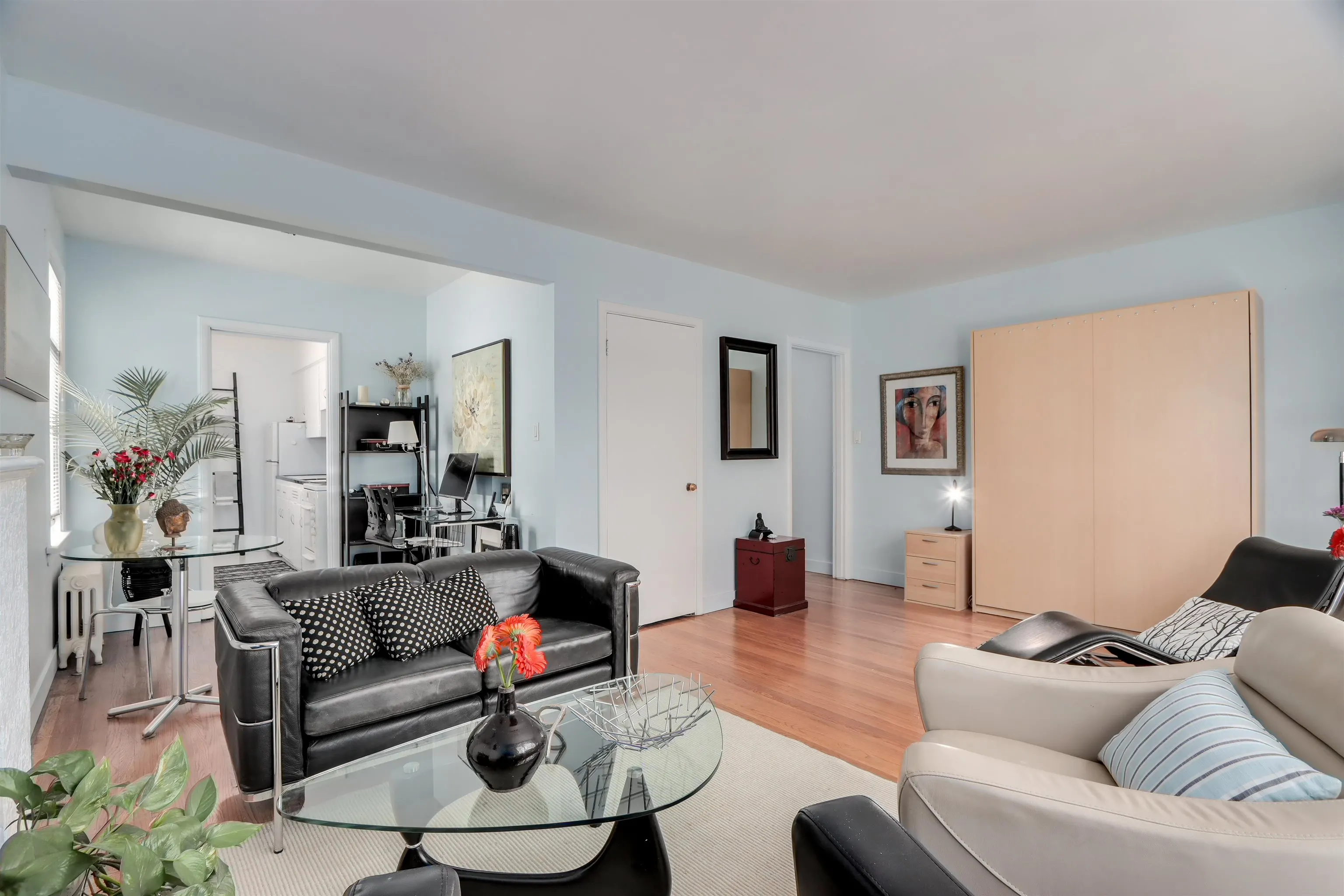 303 1565 Burnaby Street