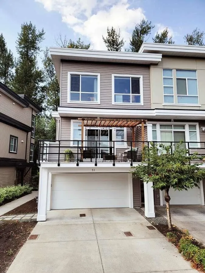 51 8413 Midtown Way