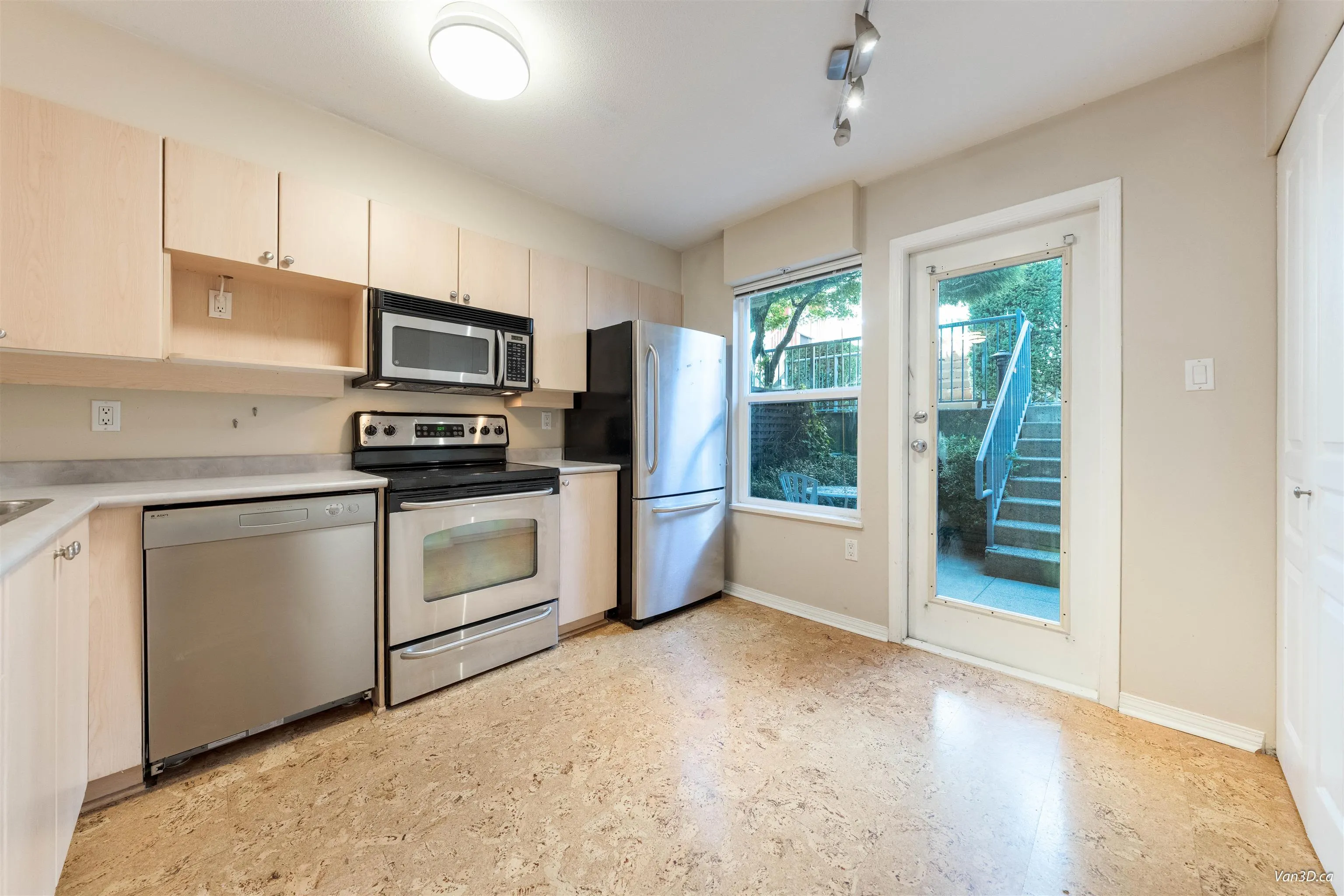 229 E 11th Avenue
