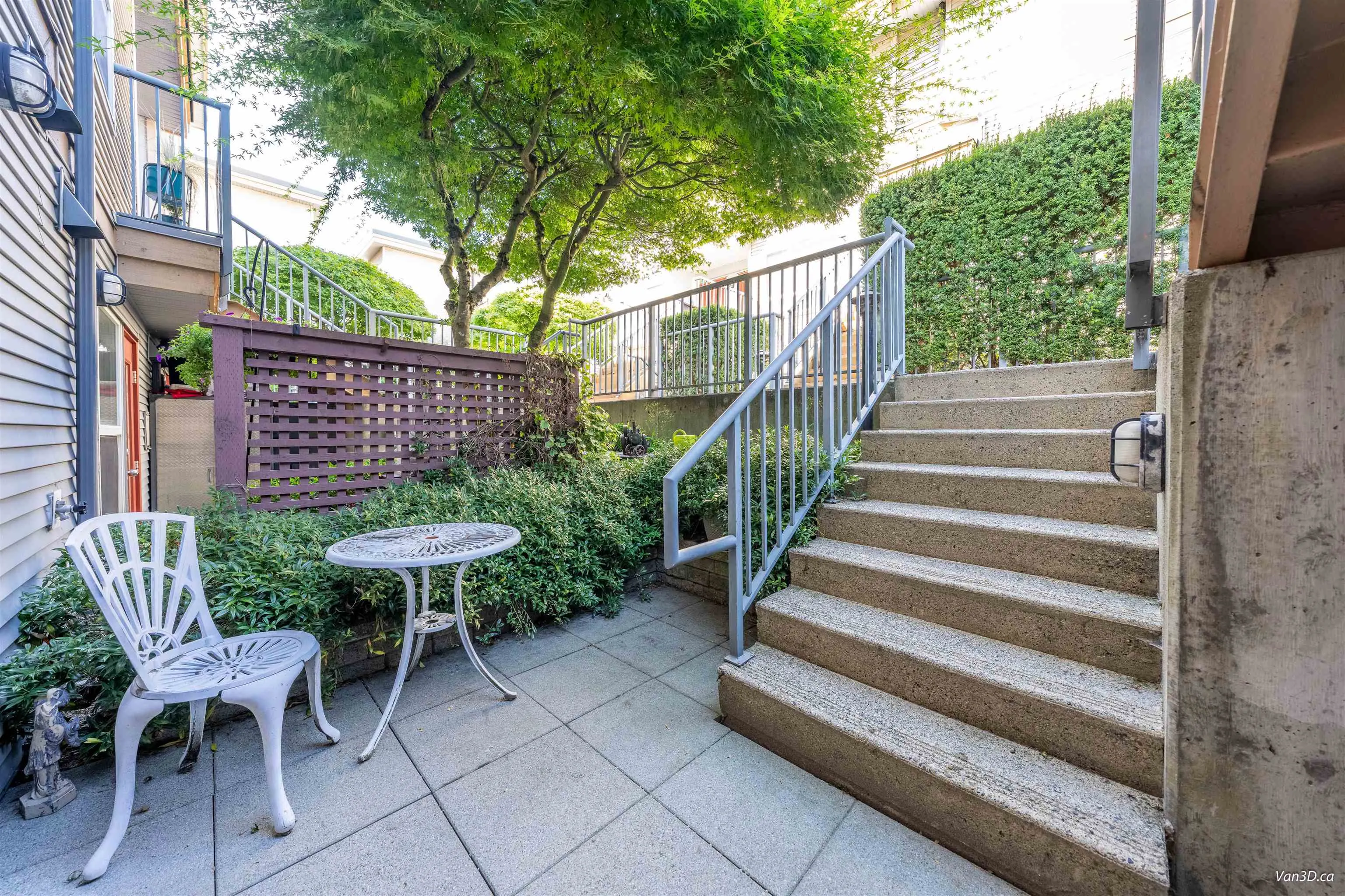 229 E 11th Avenue