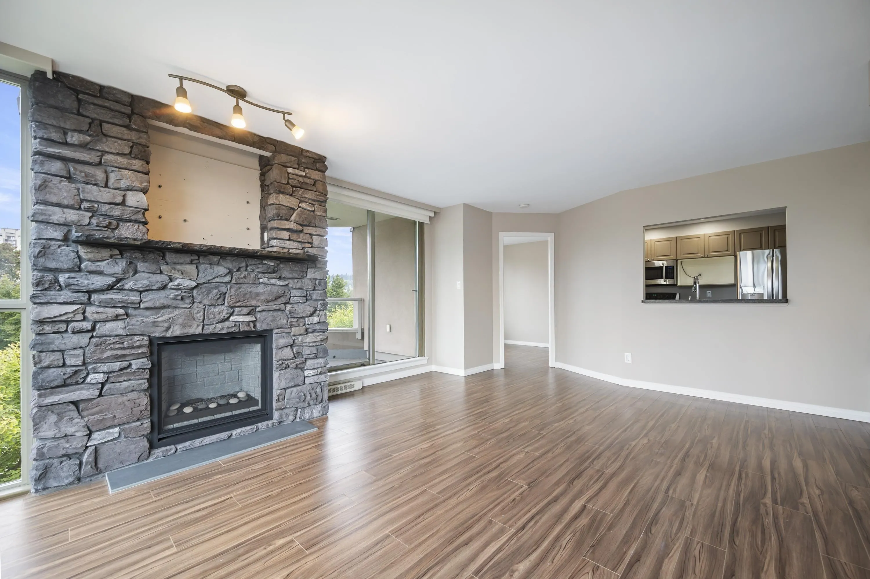 601 3070 Guildford Way