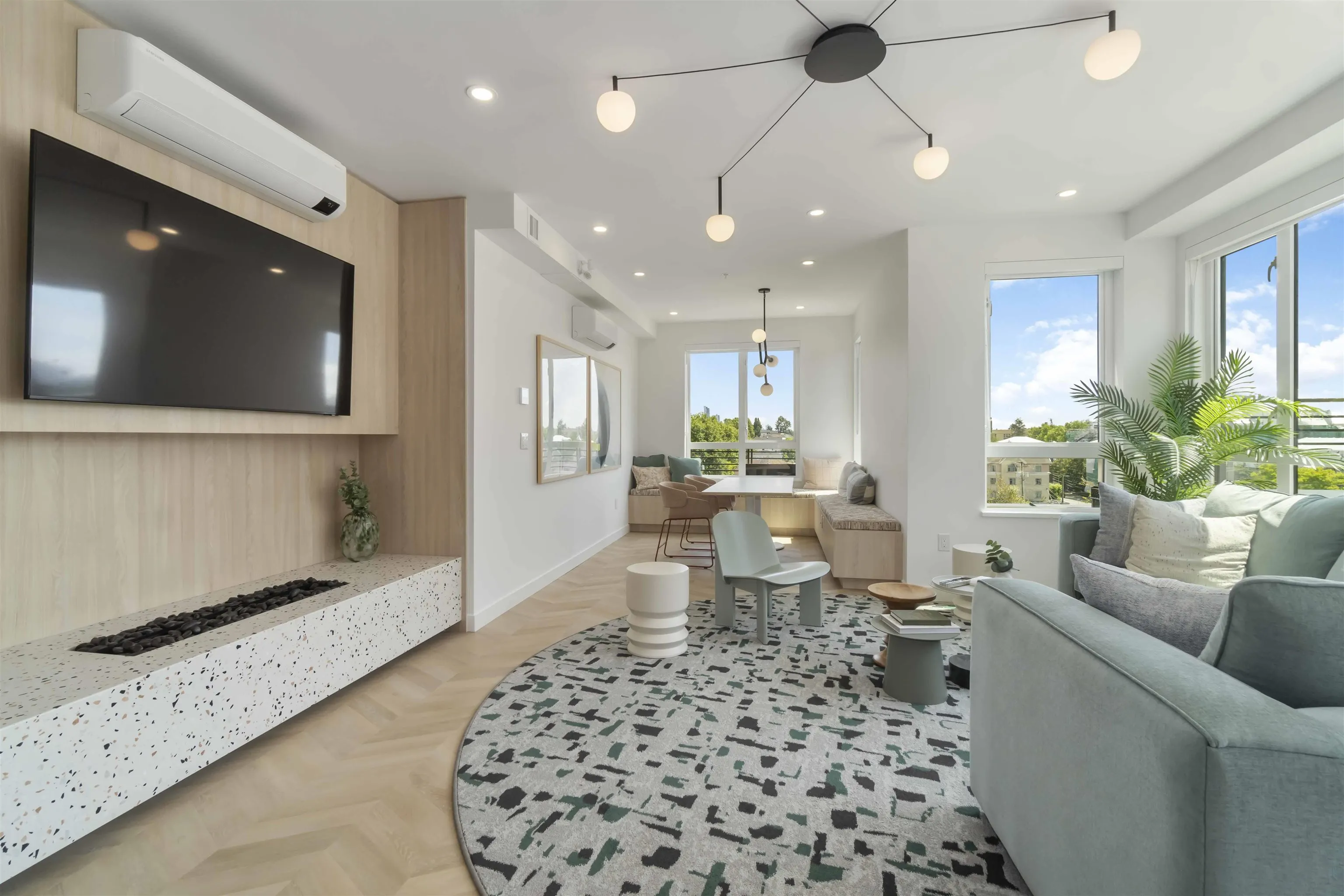 212 2450 Garden Drive