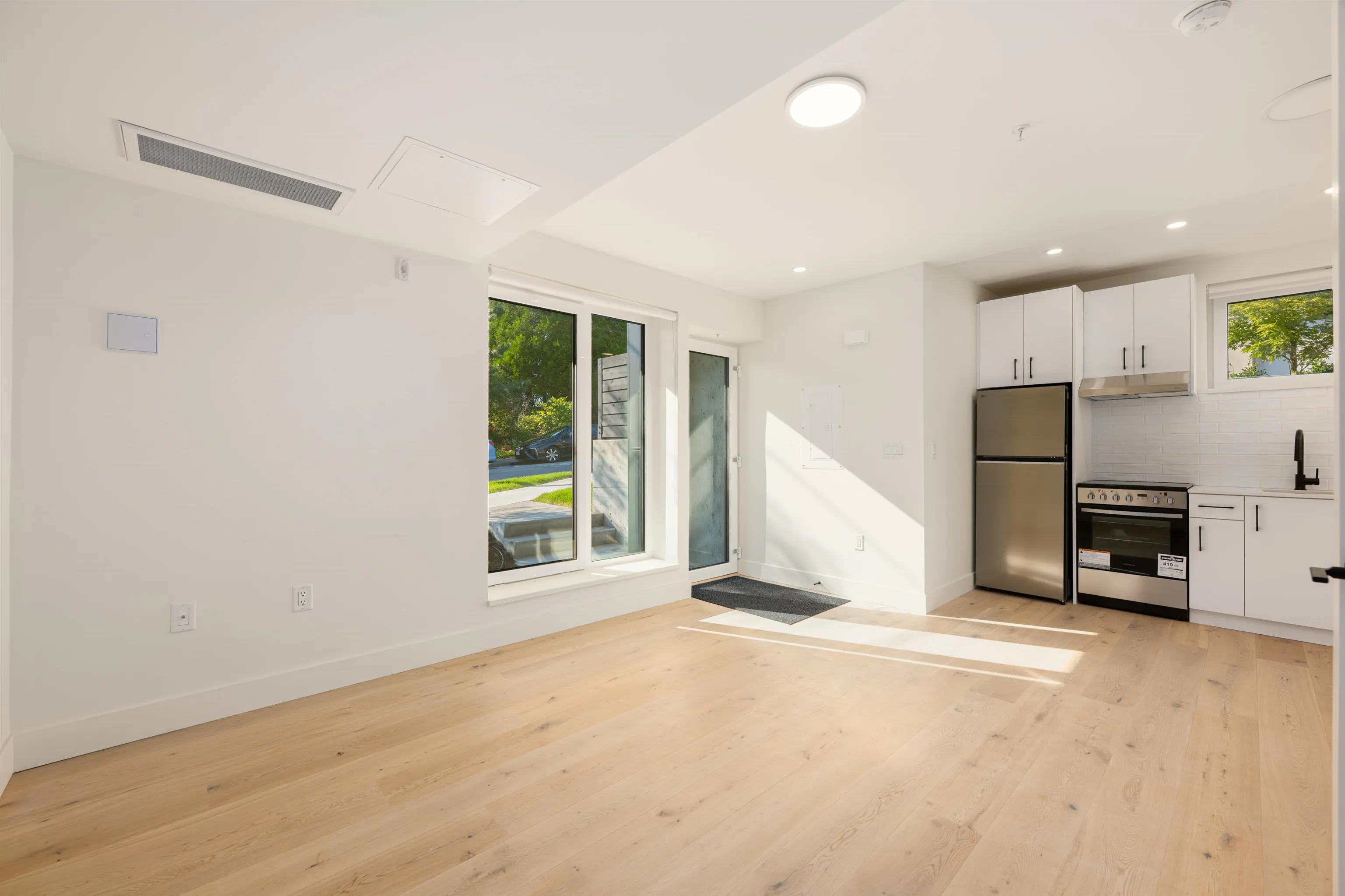 TH6 610 E 3rd Street