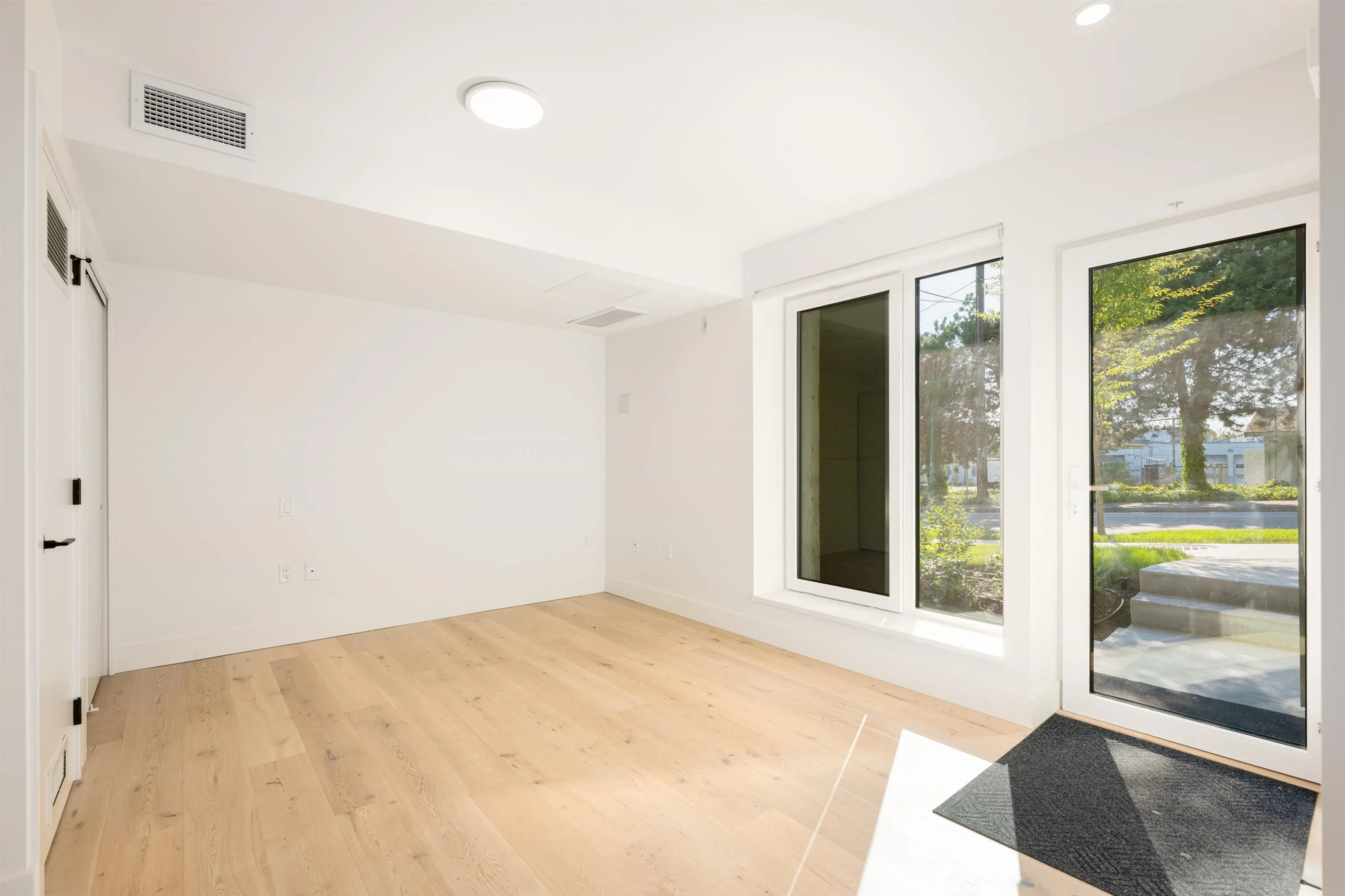 TH6 610 E 3rd Street