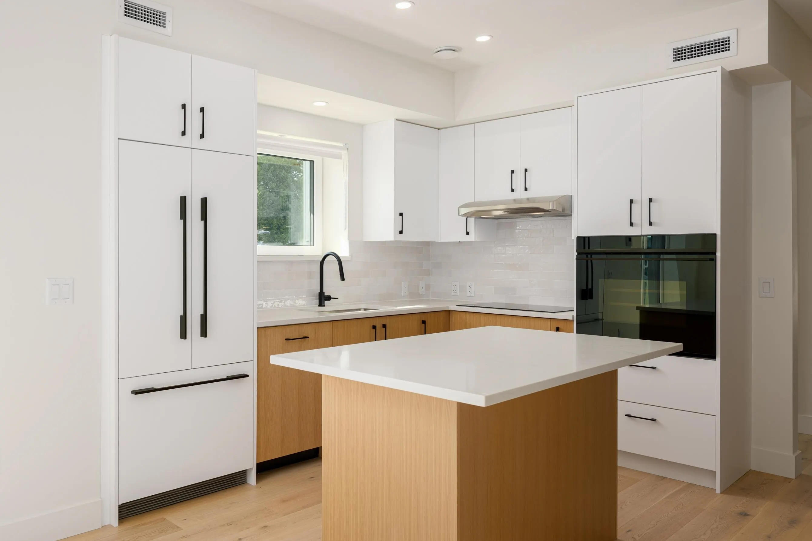TH6 610 E 3rd Street