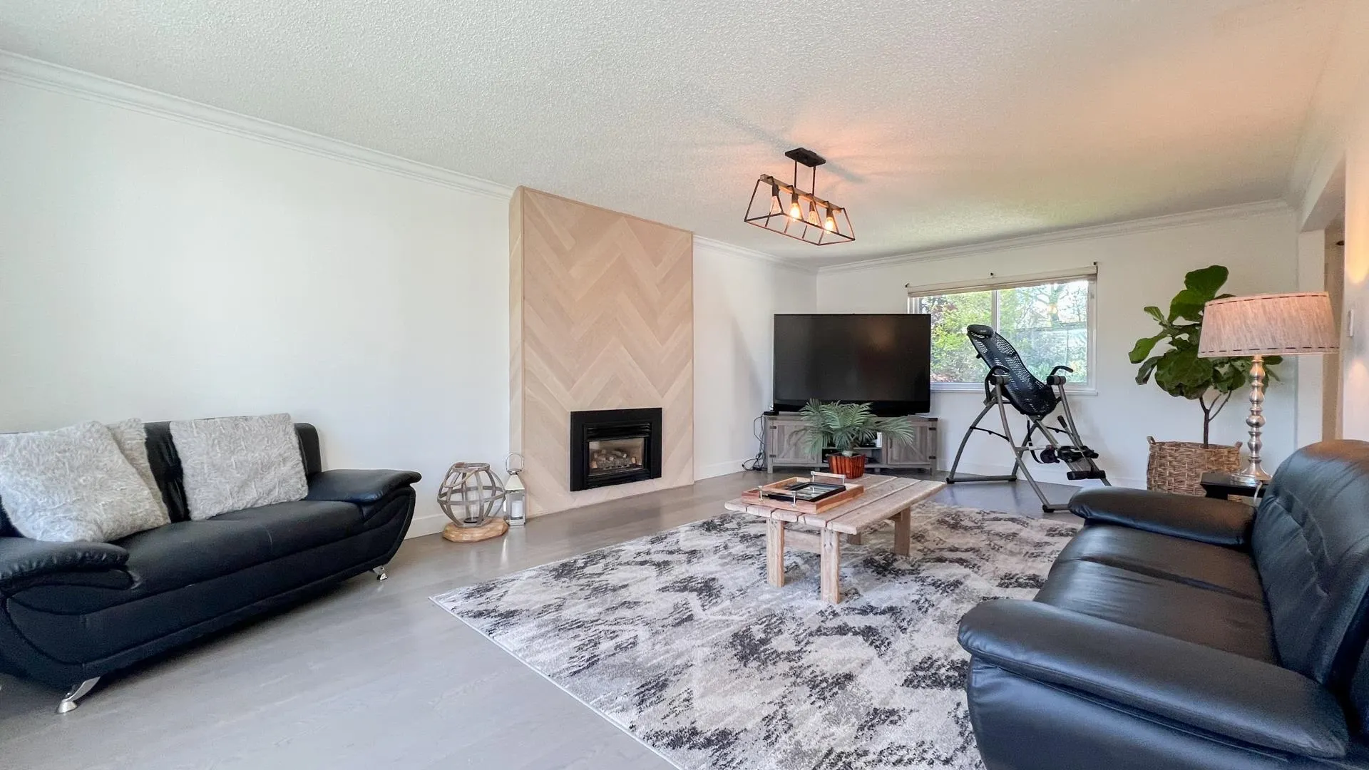 15910 100a Avenue