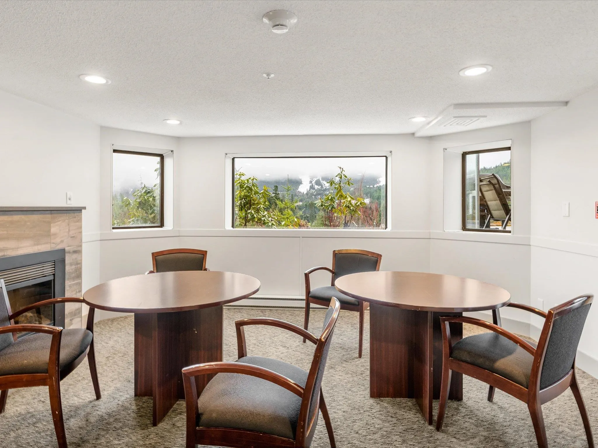213 3217 Blueberry Drive