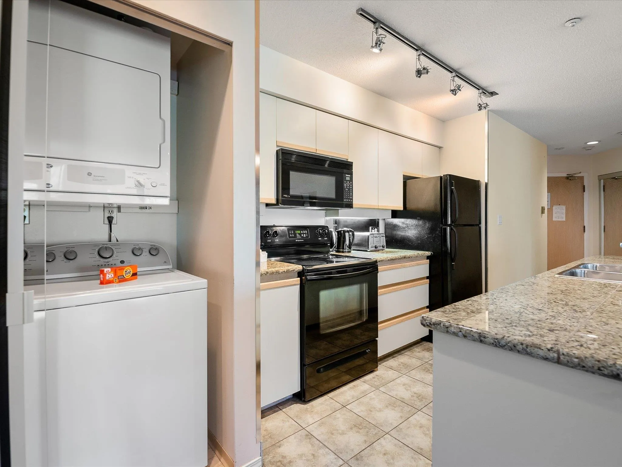 213 3217 Blueberry Drive
