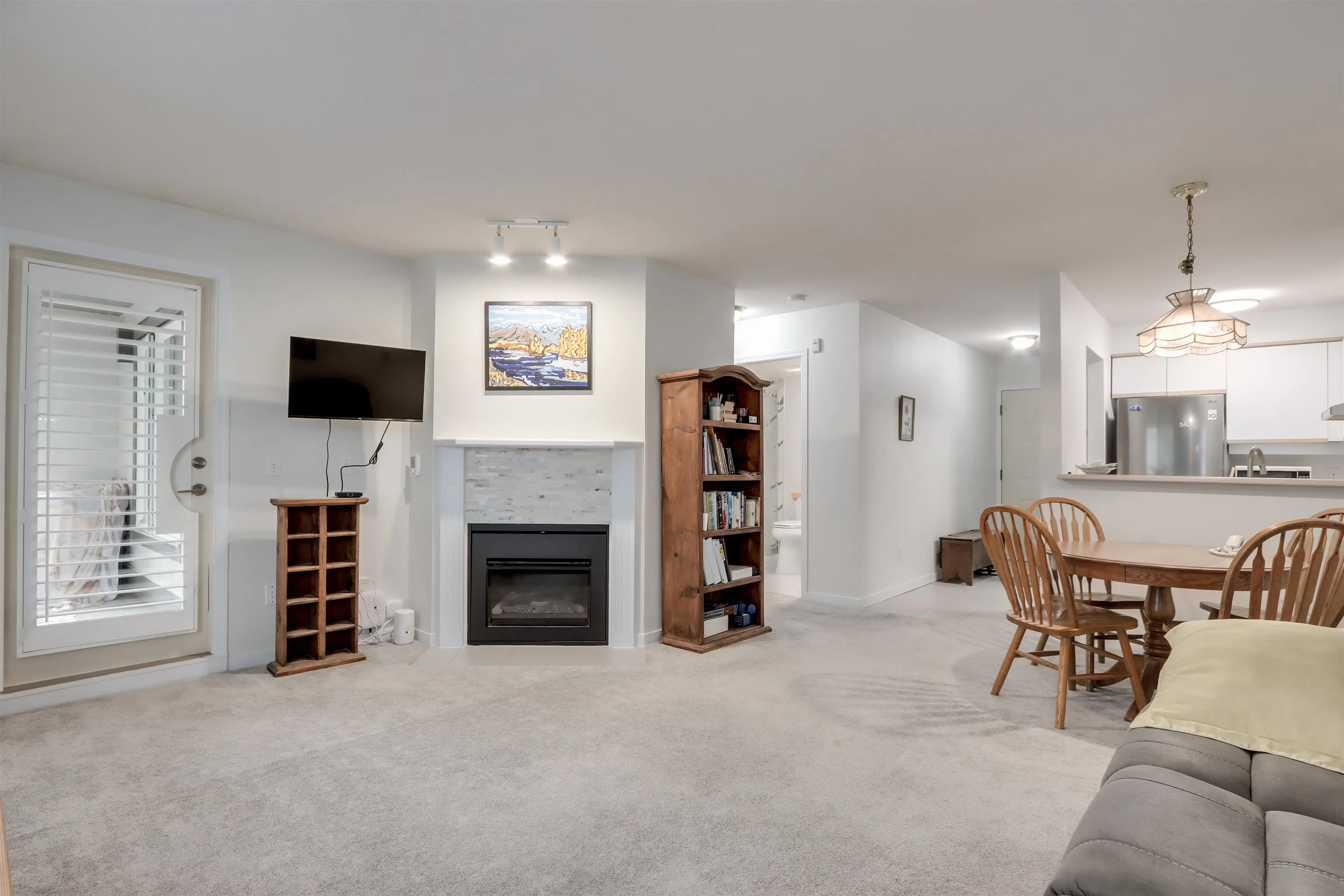 205 1535 Chesterfield Avenue