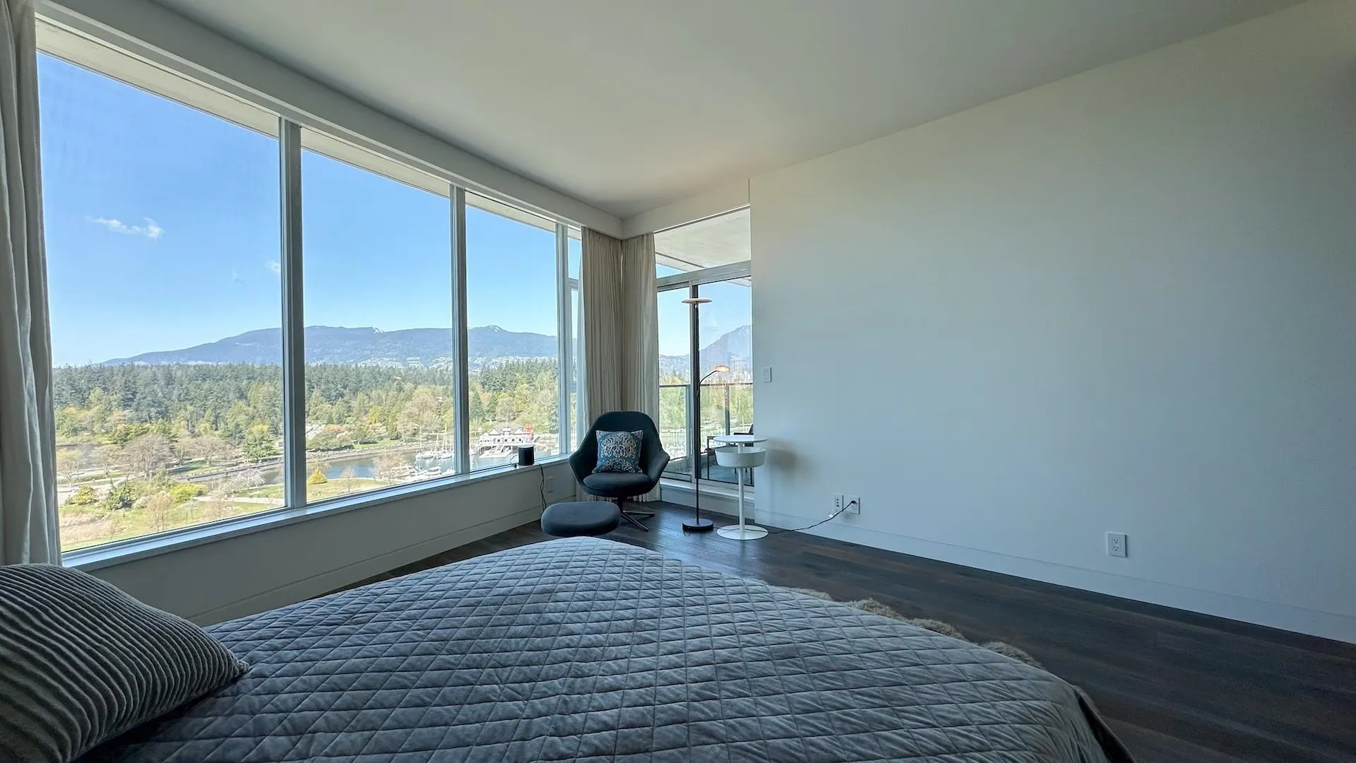 PH4 1777 Bayshore Dr
