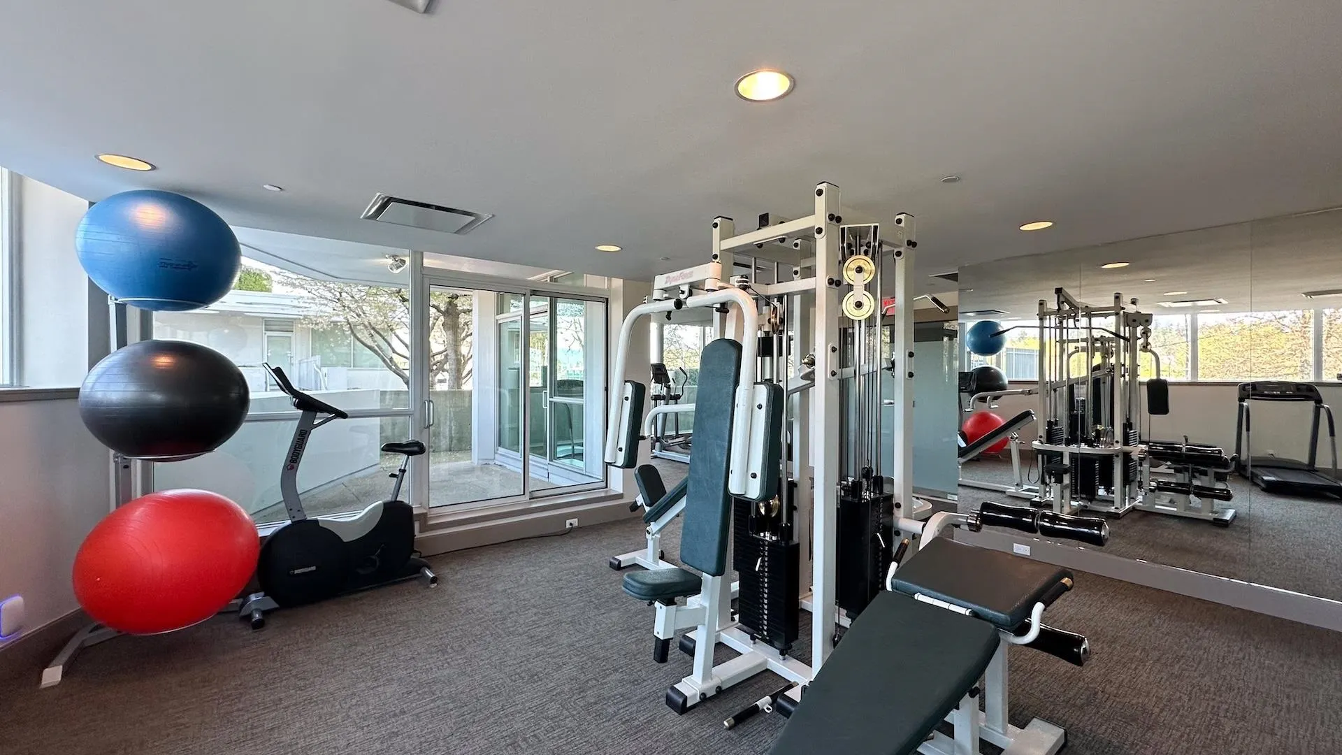 PH4 1777 Bayshore Dr