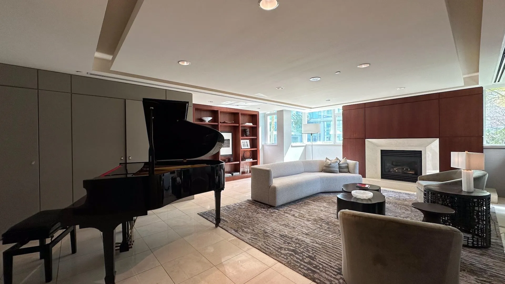 PH4 1777 Bayshore Dr