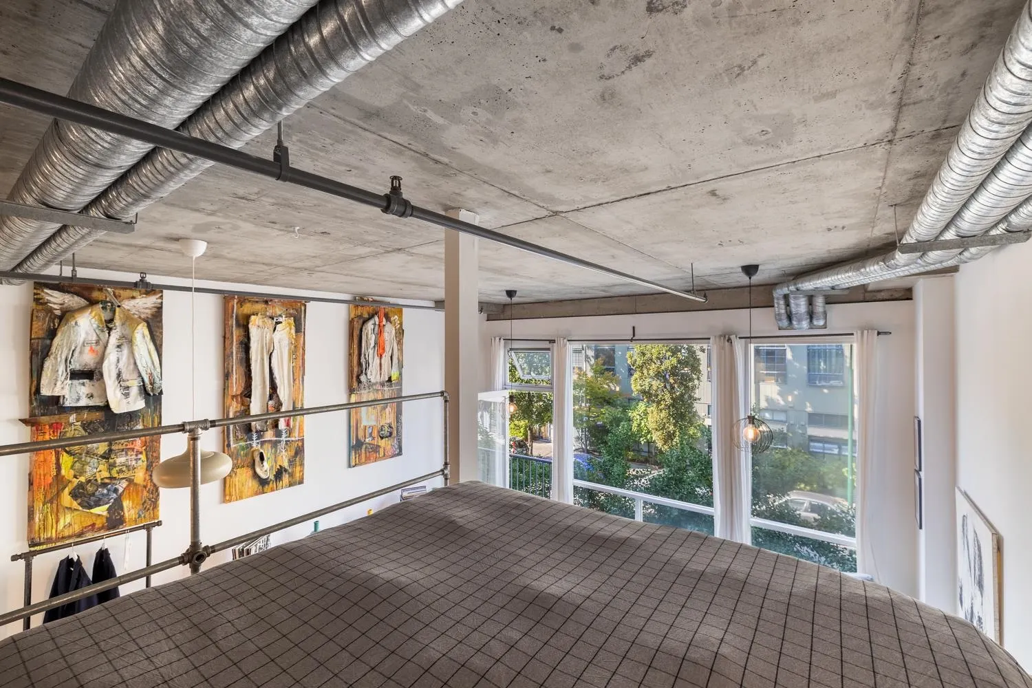 204 228 E 4 Avenue