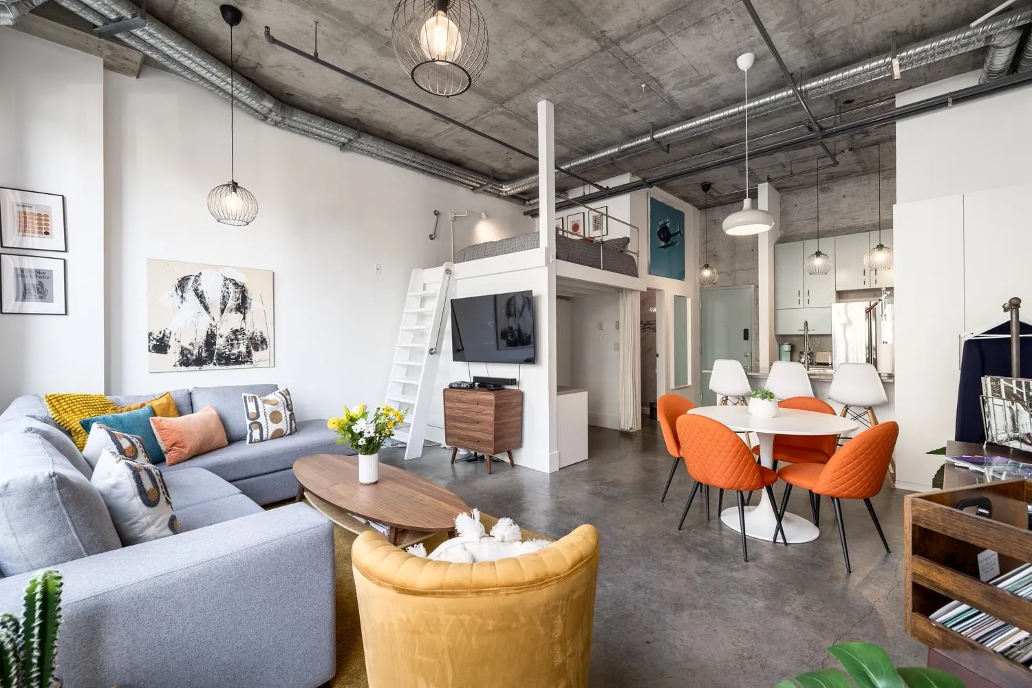 204 228 E 4 Avenue