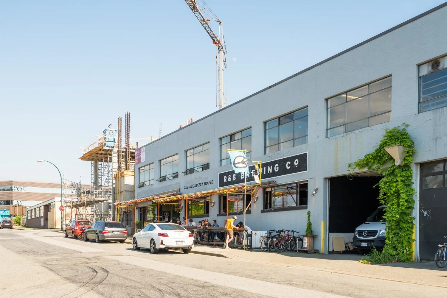 204 228 E 4 Avenue