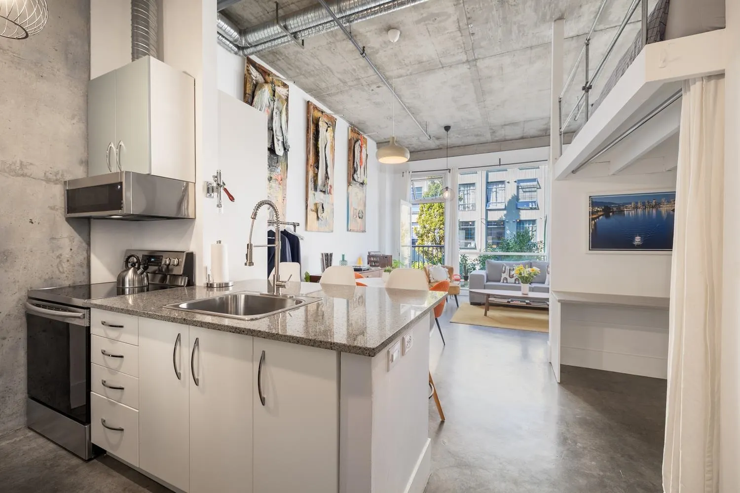 204 228 E 4 Avenue