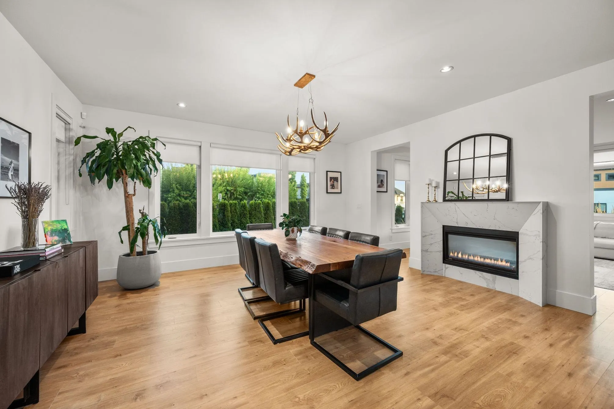 2732 Eagle Summit Crescent